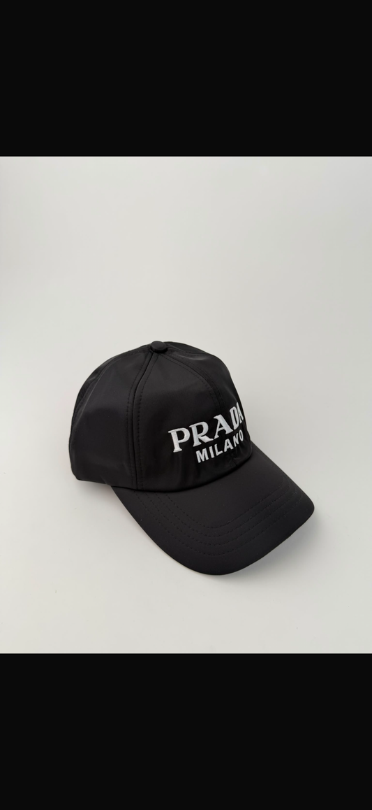 🔥 GORRA PRADA MILANO BLACK ✅ CALIDAD PREMIUM ‼️ UNIDADES LIMITADAS