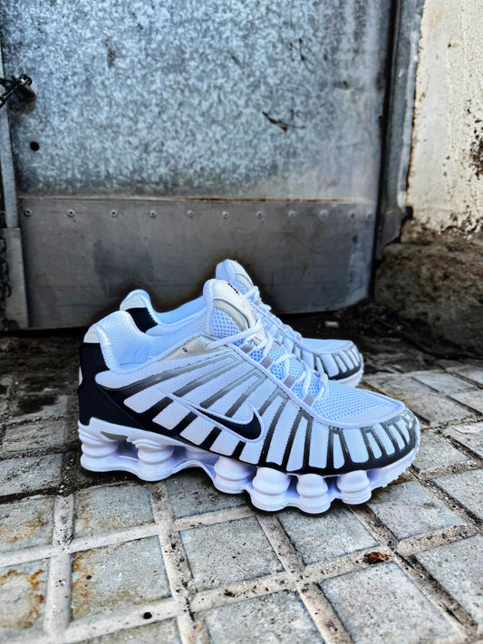NIKE SHOX TL ⚫️⚪️