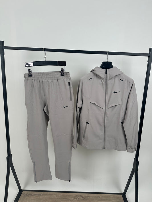 Chandal Nike Grey
