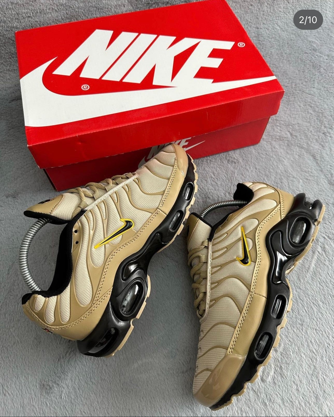 Nike tn OURO/PRETO