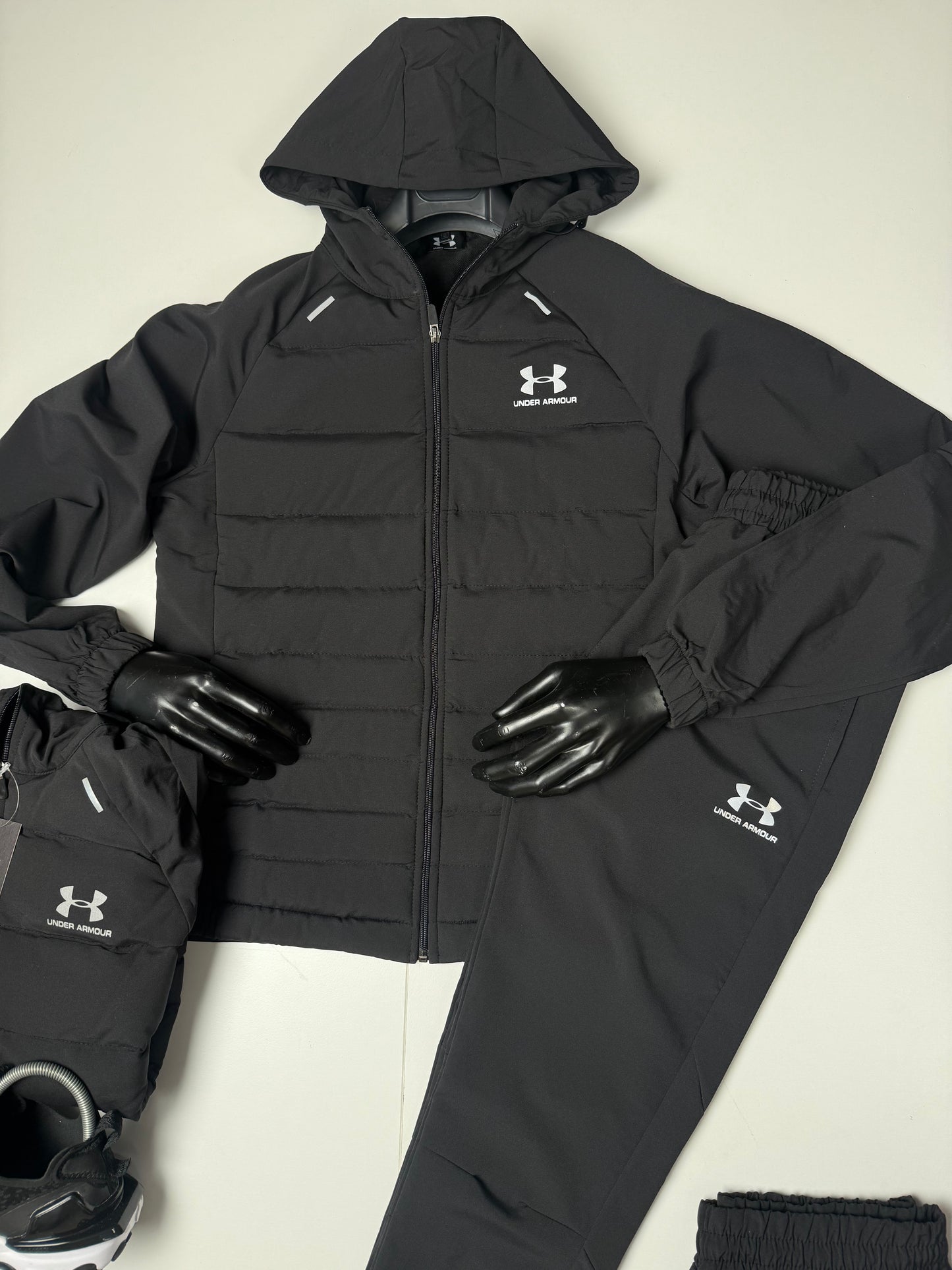 CHANDAL UNDER ARMOUR 2026 🔥 NUEVA COLECCIÓN 🆕 BRILLA CON EL FLASH 📸 UNIDADES LIMITADAS ‼️ CALIDAD G5 ✅ COLOR NEGRO ⚫️