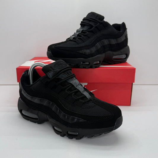 NIKE AIR MAX 95 ALL BLACK