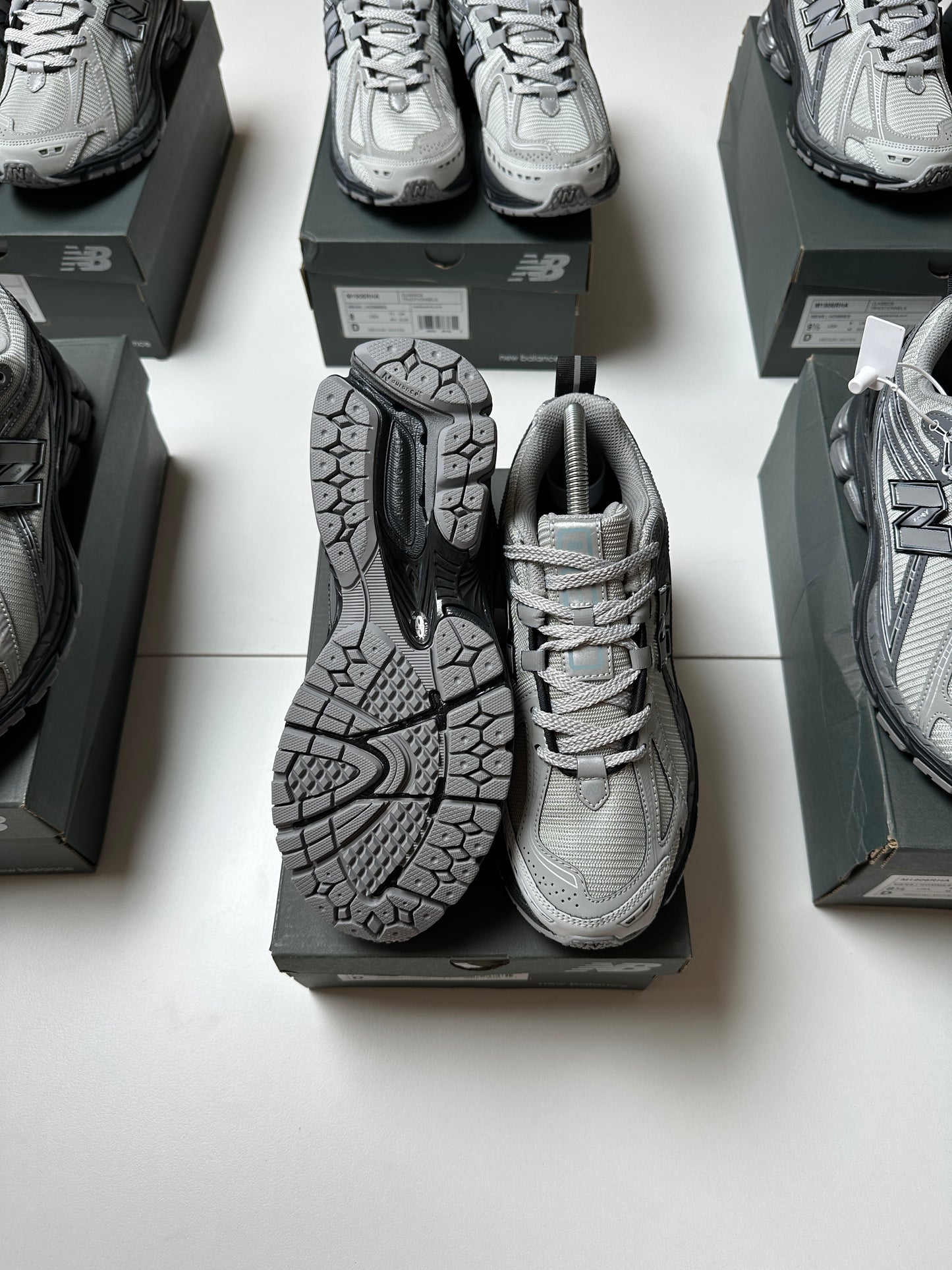 Zapatilla New Balance Grey
