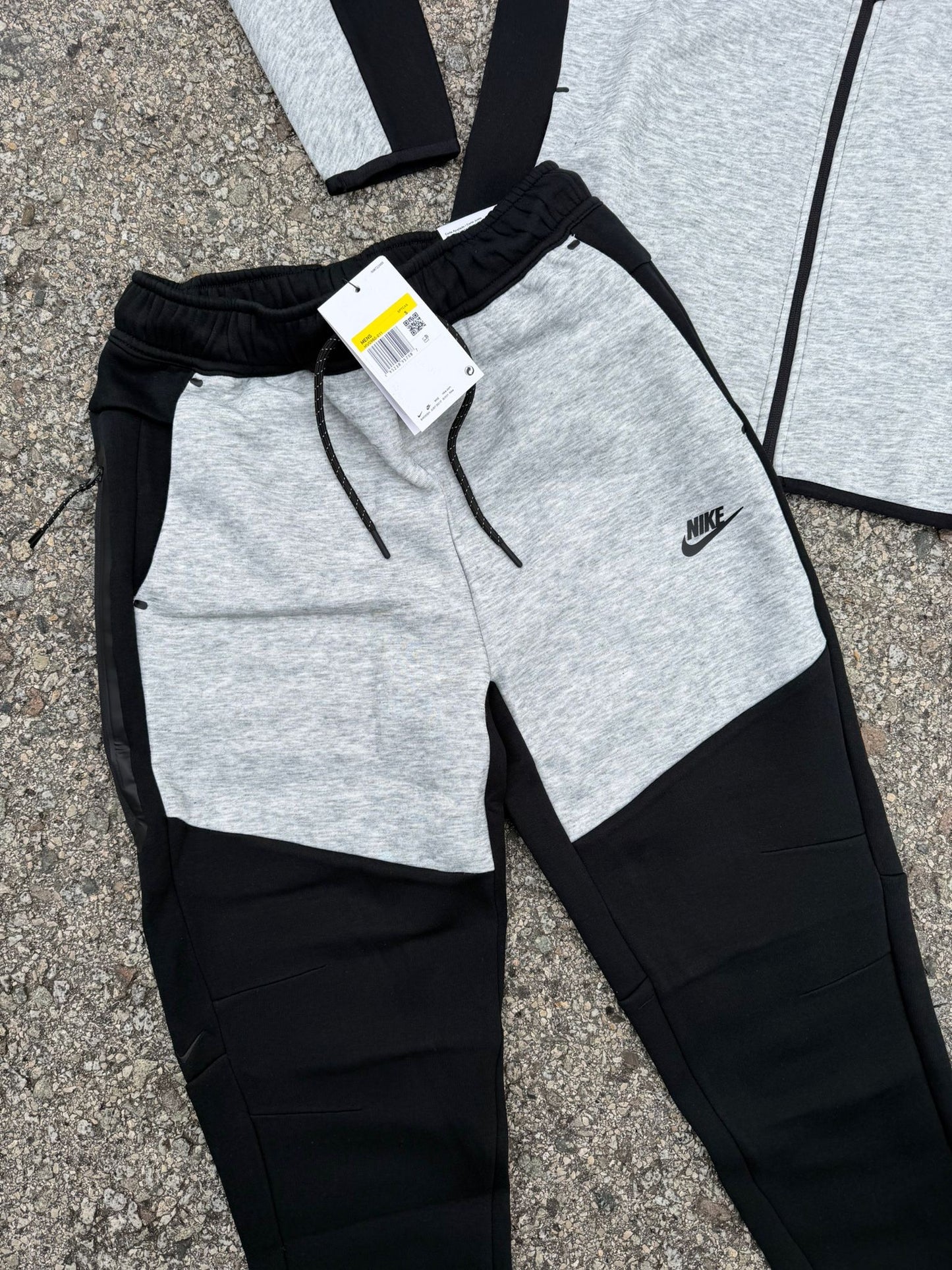 NIKE TECH 2026 BLACK/GREY 🔥 UNIDADES LIMITADAS ‼️ CALIDAD G5 😍 LA MEJOR DEL MERCADO ✅ IDÉNTICO AL ORIGINAL 🥵 UNIDADES LIMITADAS 🔥