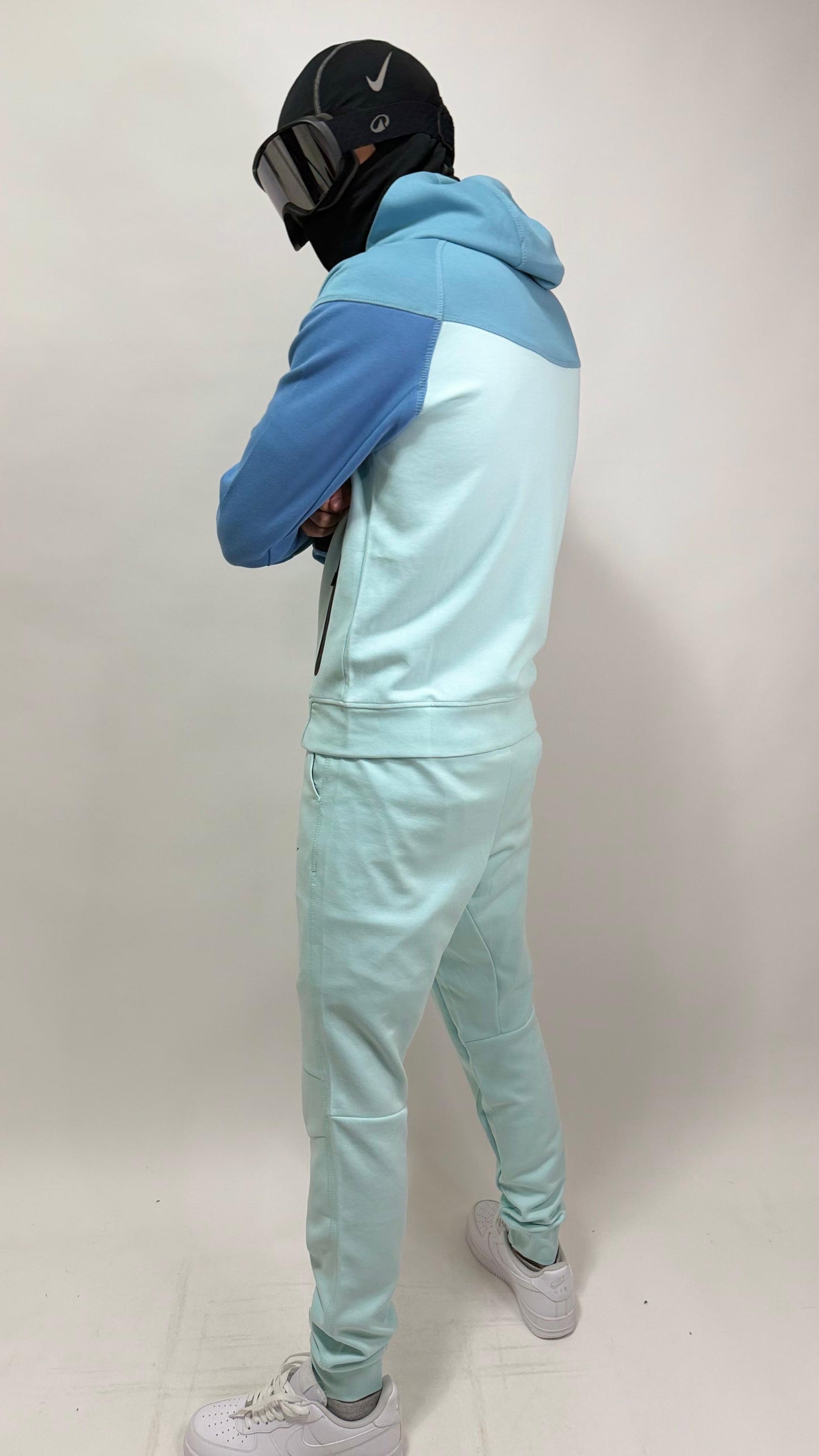 NIKE TECH 2026 CENTRAL CEE 🔥  ALTA CALIDAD 1.1 ￼✅ UNIDADES LIMITADAS ‼️