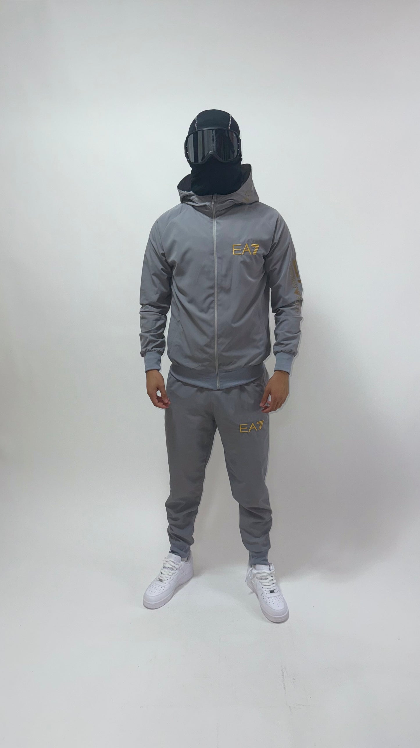 CHANDAL EMPORIO ARMANI EA7 GREY/GOLD 2025 🔥