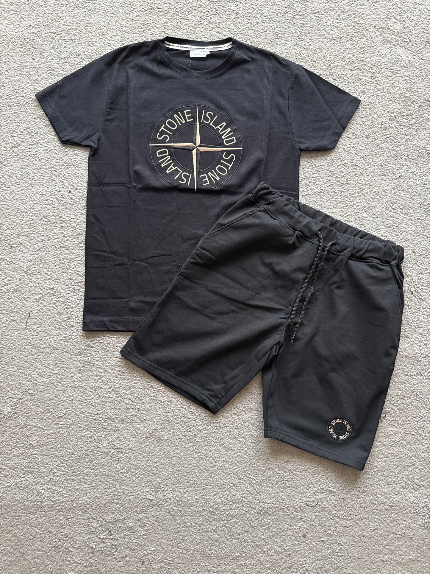 CONJUNTO VERANO STONE ISLAND LIQUIDACIÓN