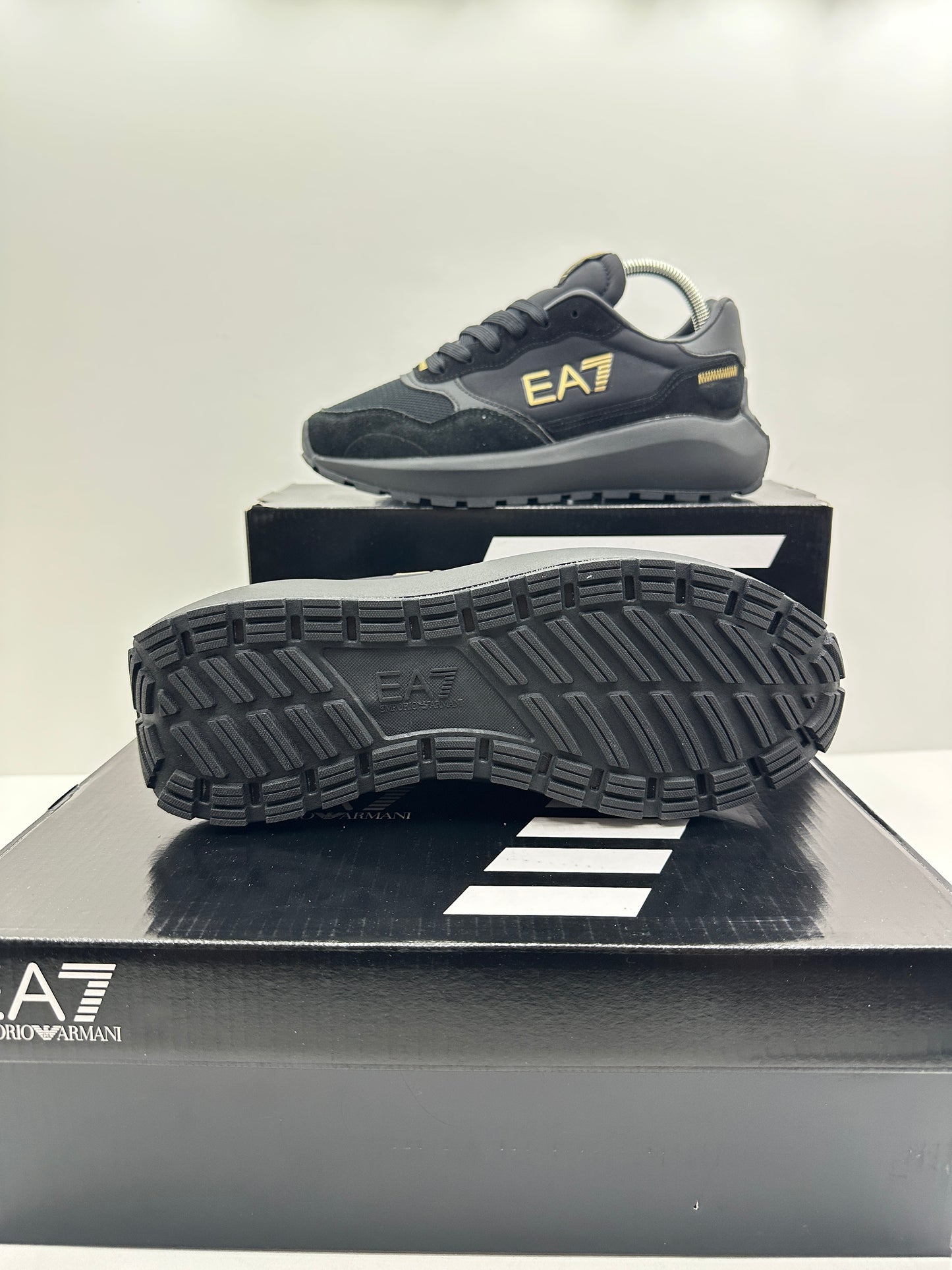 Zapatilla EA7 Black & Gold
