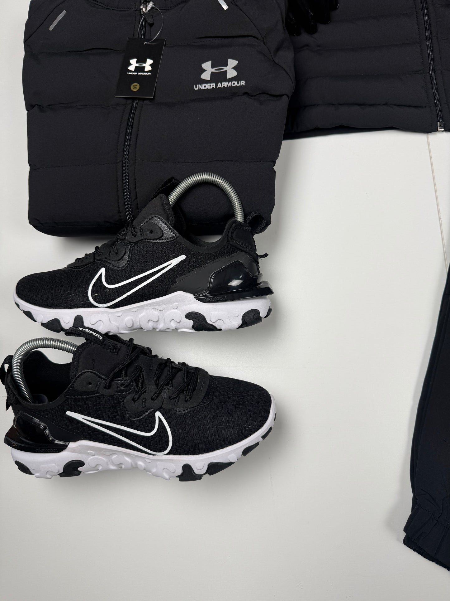 CHANDAL UNDER ARMOUR 2026 🔥 NUEVA COLECCIÓN 🆕 BRILLA CON EL FLASH 📸 UNIDADES LIMITADAS ‼️ CALIDAD G5 ✅ COLOR NEGRO ⚫️