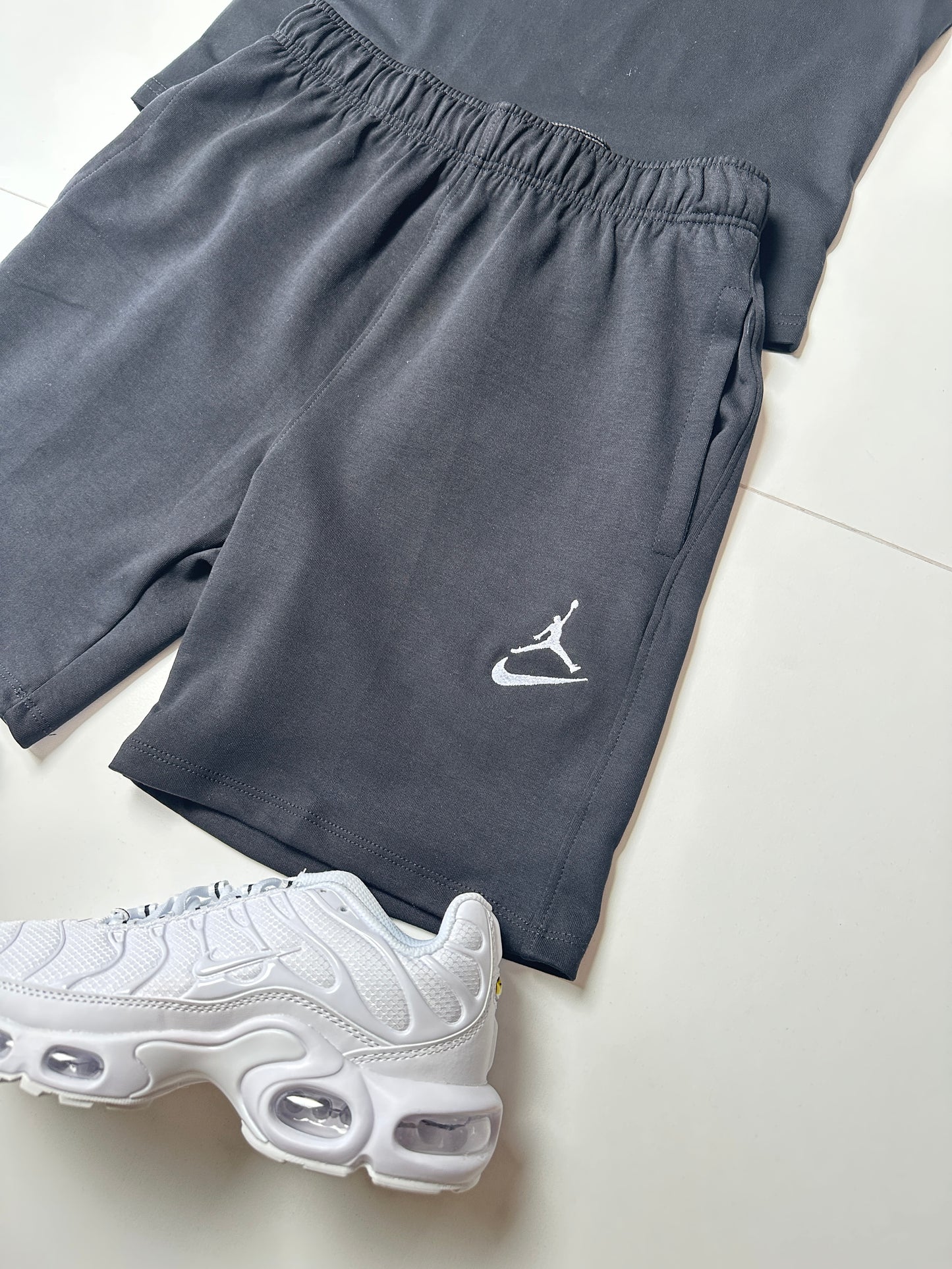 SÚPER PACK 🔥 CONJUNTO NIKE JORDAN + ZAPATILLAS NIKE TN ✅ UNIDADES LIMITADAS ‼️ ALTA CALIDAD G5 🆕