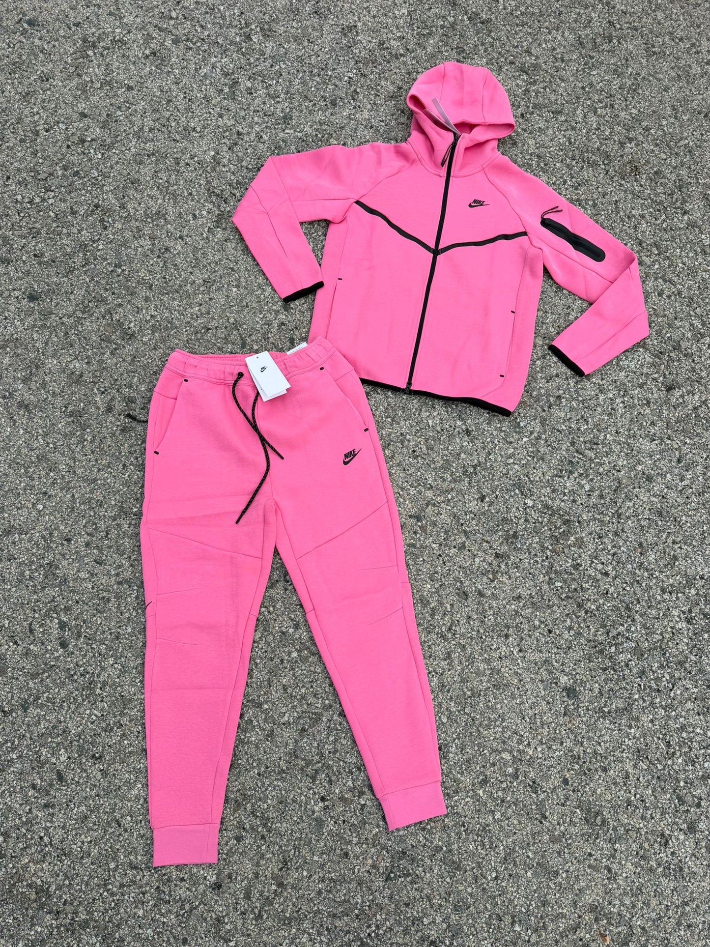 NIKE TECH 2026 PINK 🔥 UNIDADES LIMITADAS ‼️ CALIDAD G5 😍 LA MEJOR DEL MERCADO ✅ IDÉNTICO AL ORIGINAL 🥵 UNIDADES LIMITADAS 🔥