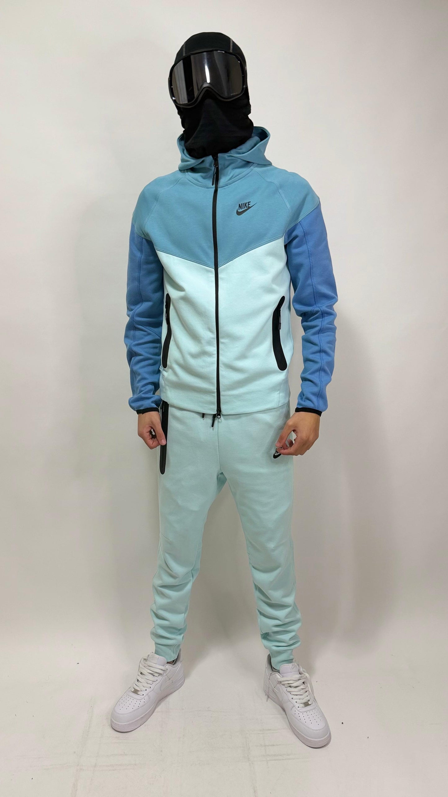 NIKE TECH 2026 CENTRAL CEE 🔥  ALTA CALIDAD 1.1 ￼✅ UNIDADES LIMITADAS ‼️