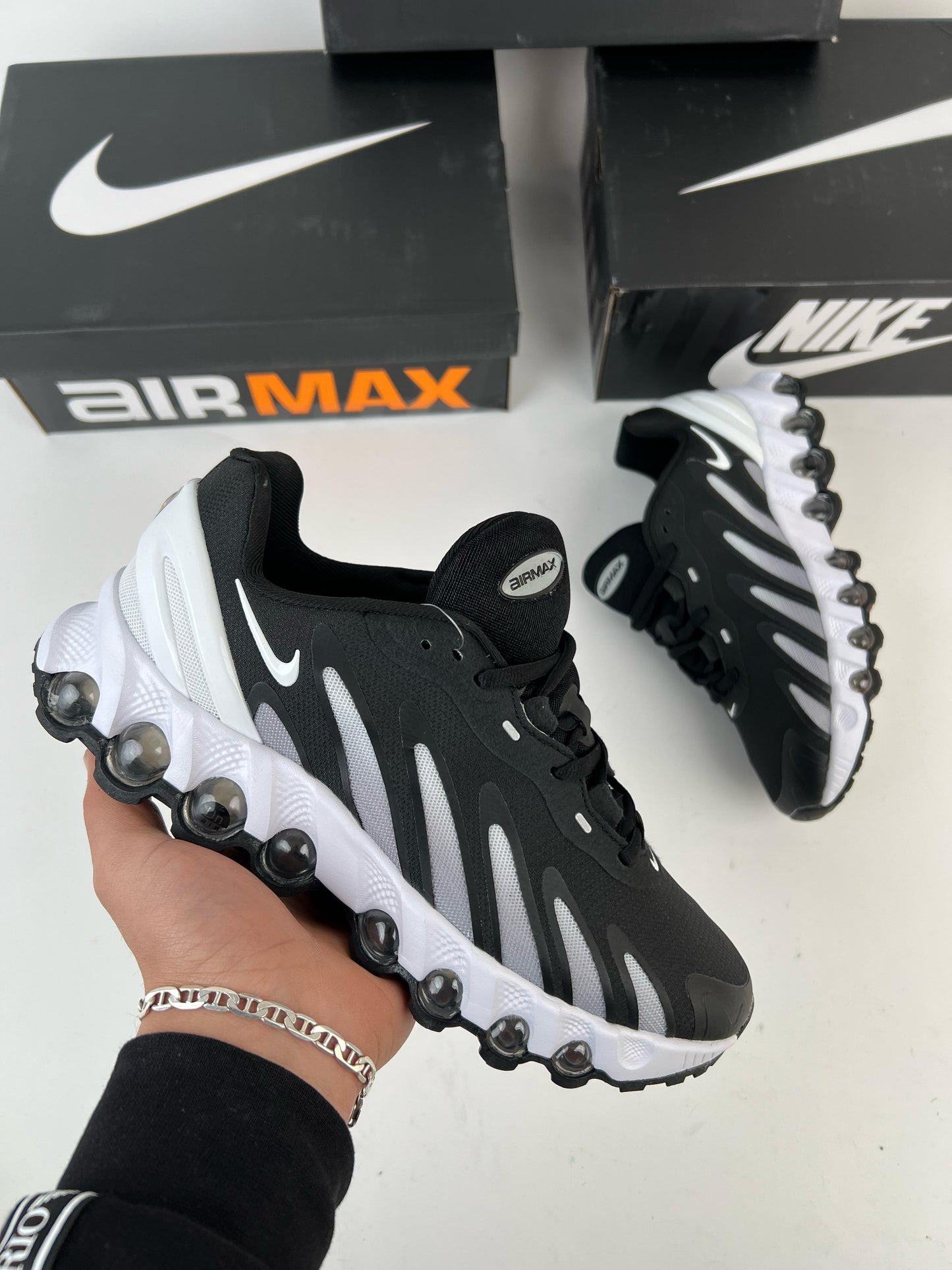 Nike Air Max DN8 Black/White