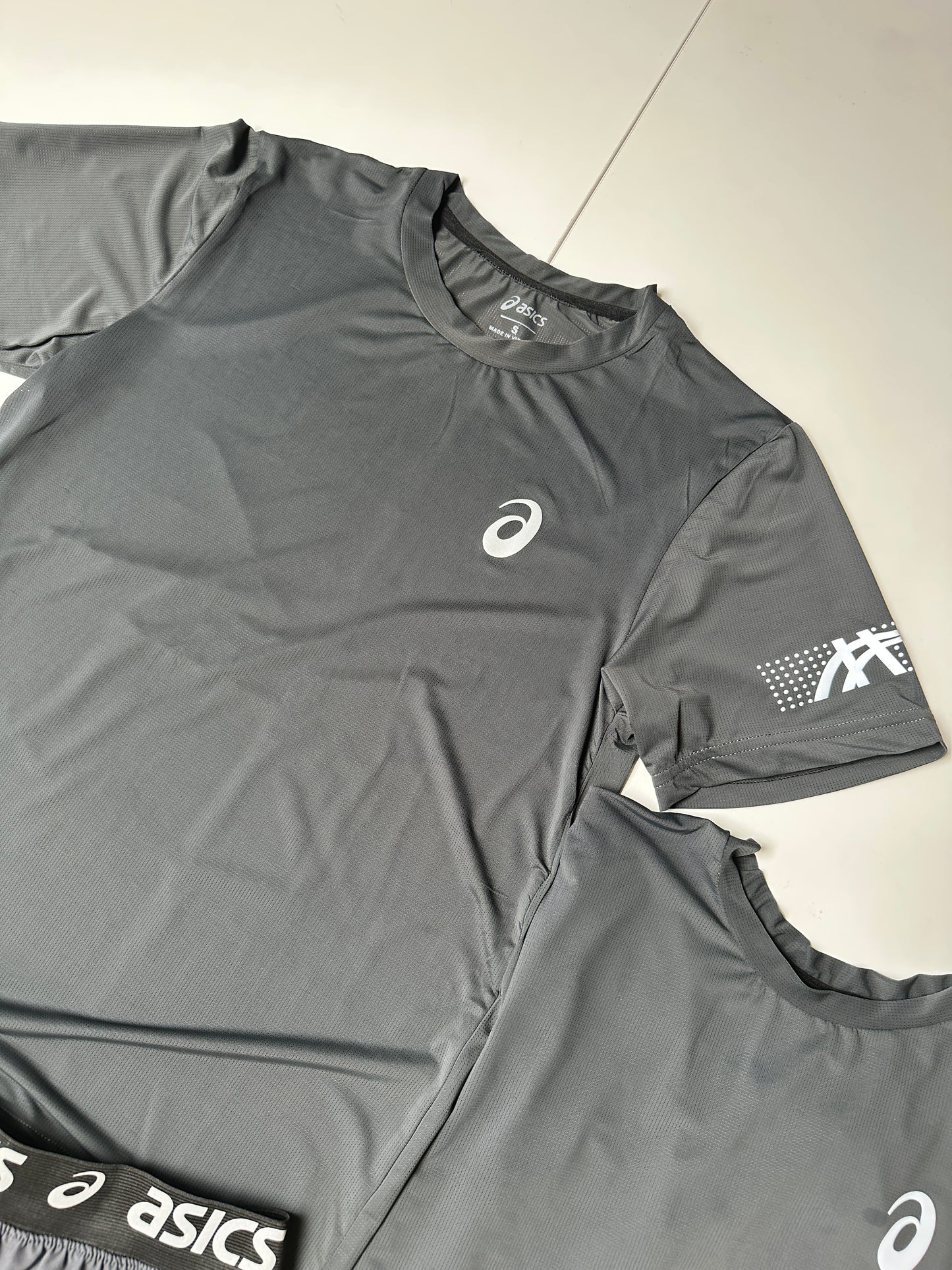 CONJUNTO VERANO ASICS BLACK🔥ALTA CALIDAD G5 ✅ UNIDADES LIMITADAS ‼️