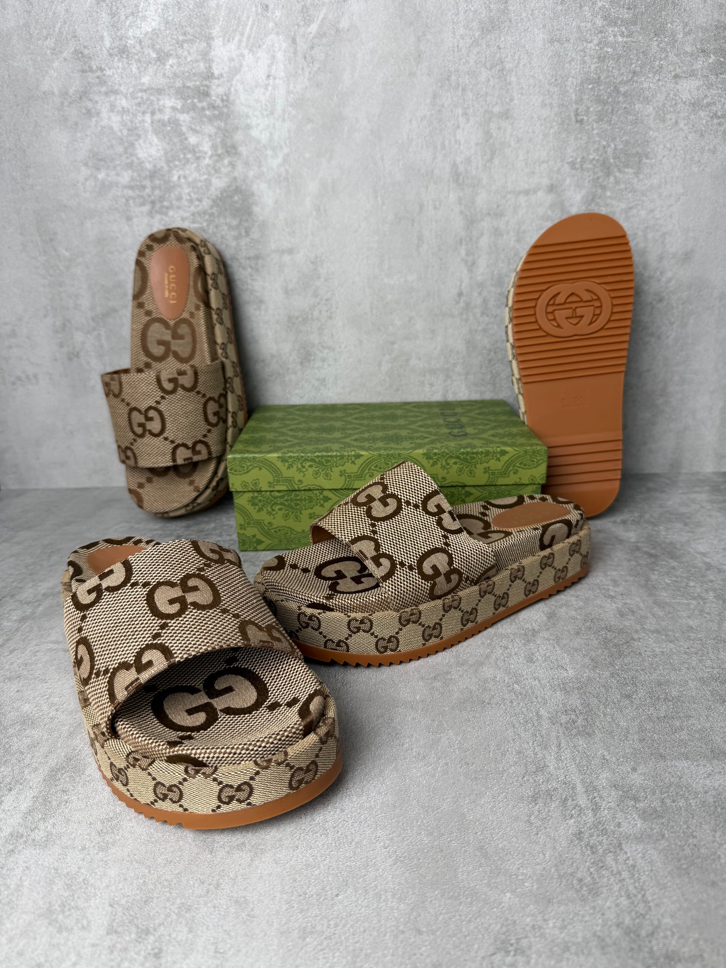 SANDALIAS GUCCI 2026 🔥 ALTA CALIDAD ✅ ESTILO ÚNICO 🚀 CON PLATAFORMA 🔝 UNIDADES LIMITADAS ‼️