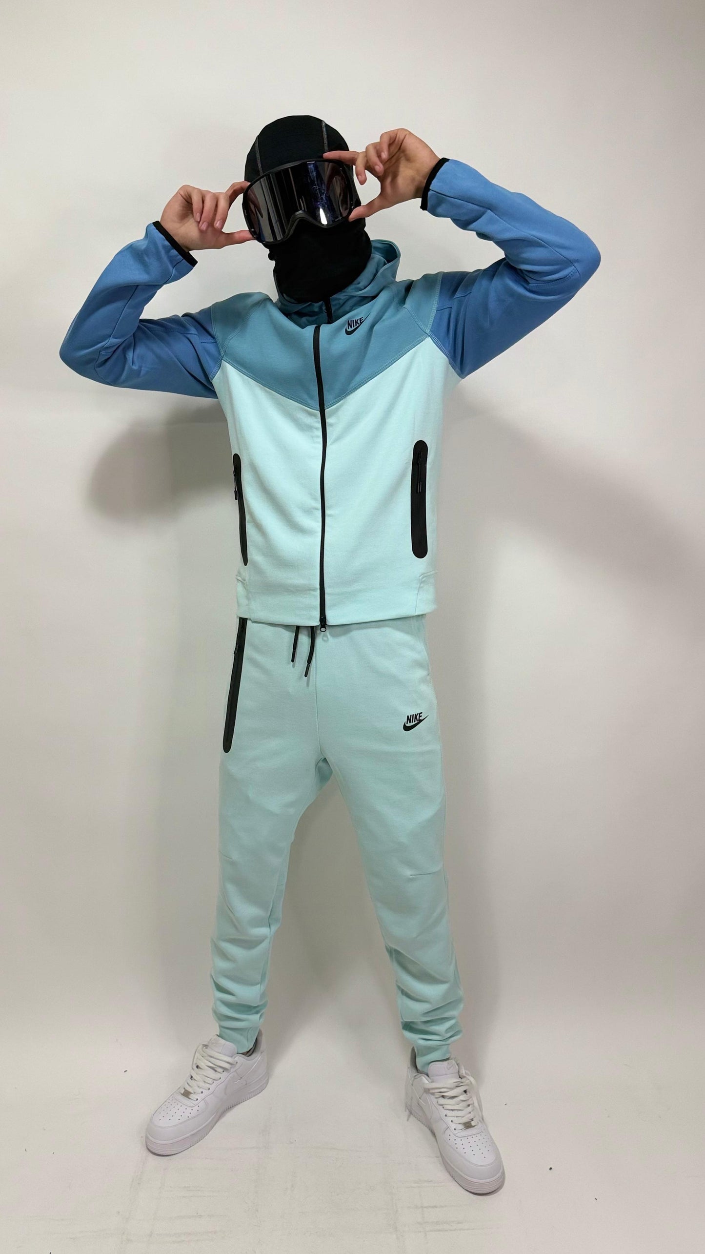 NIKE TECH 2026 CENTRAL CEE 🔥  ALTA CALIDAD 1.1 ￼✅ UNIDADES LIMITADAS ‼️