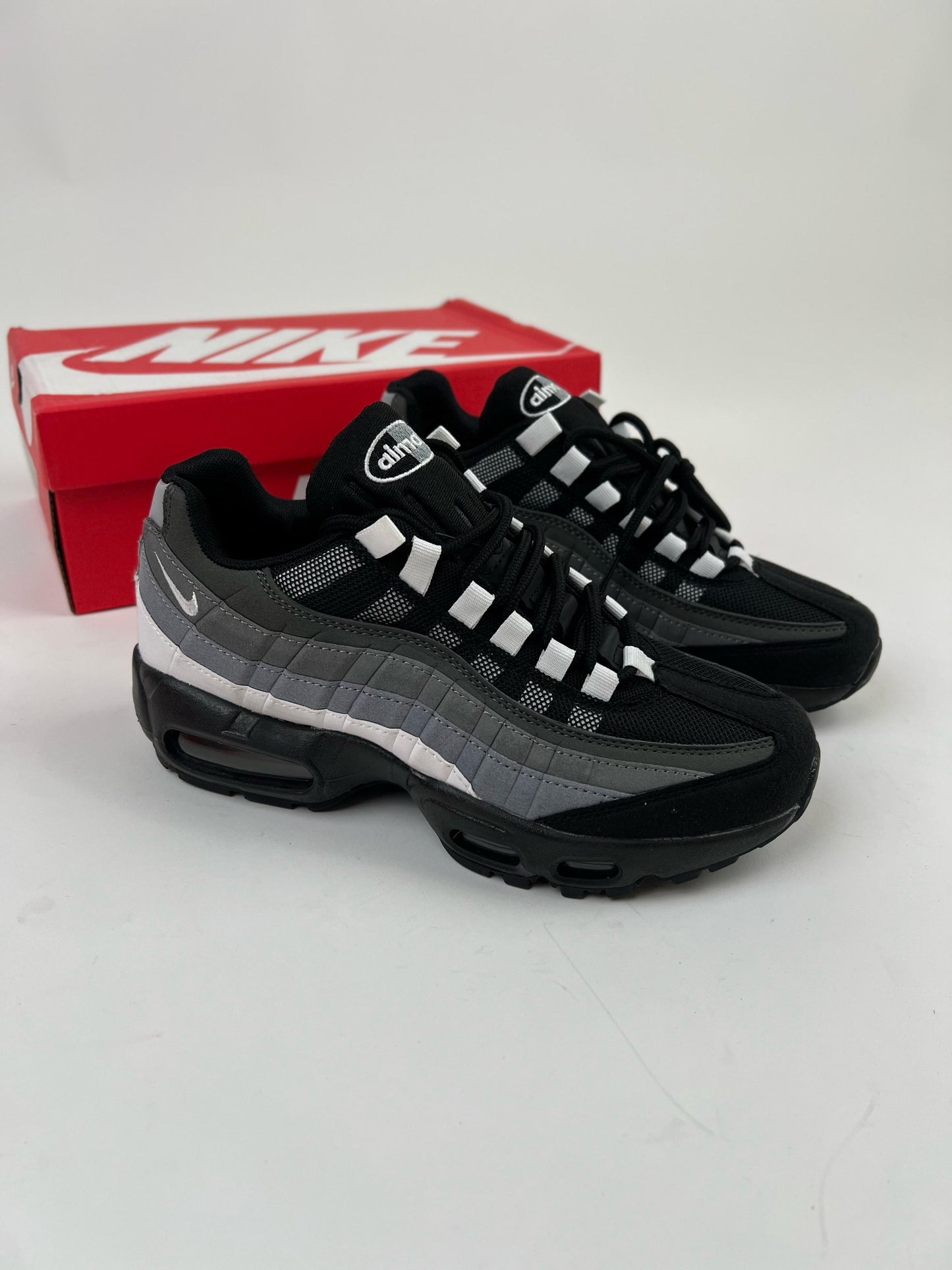 NIKE AIR MAX 95 2025 ⚫️🩶⚪️