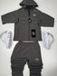 CHANDAL UNDER ARMOUR 2026 🔥 NUEVA COLECCIÓN 🆕 BRILLA CON EL FLASH 📸 UNIDADES LIMITADAS ‼️ CALIDAD G5 ✅ COLOR GRIS OSCURO 🩶