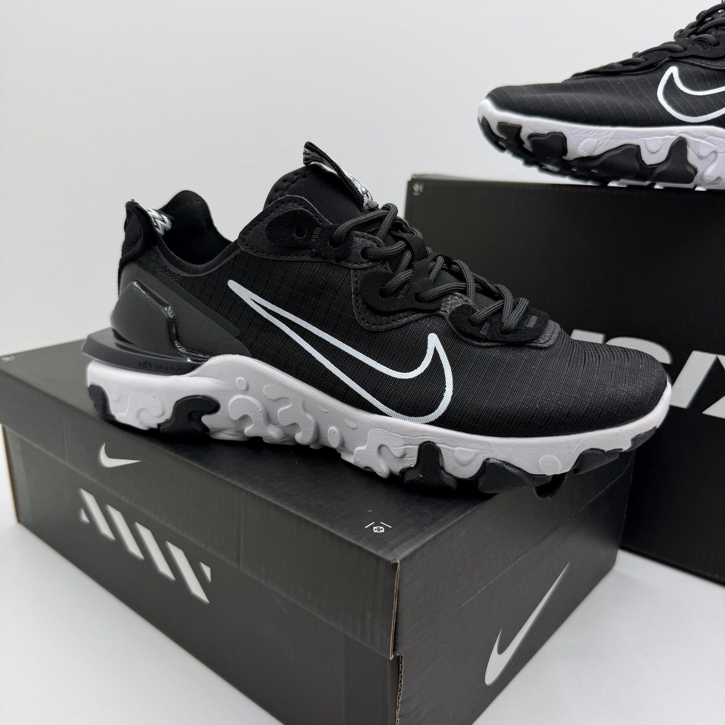 NIKE REACT VISION MX BLACK/WHITE 🖤 ⚪️