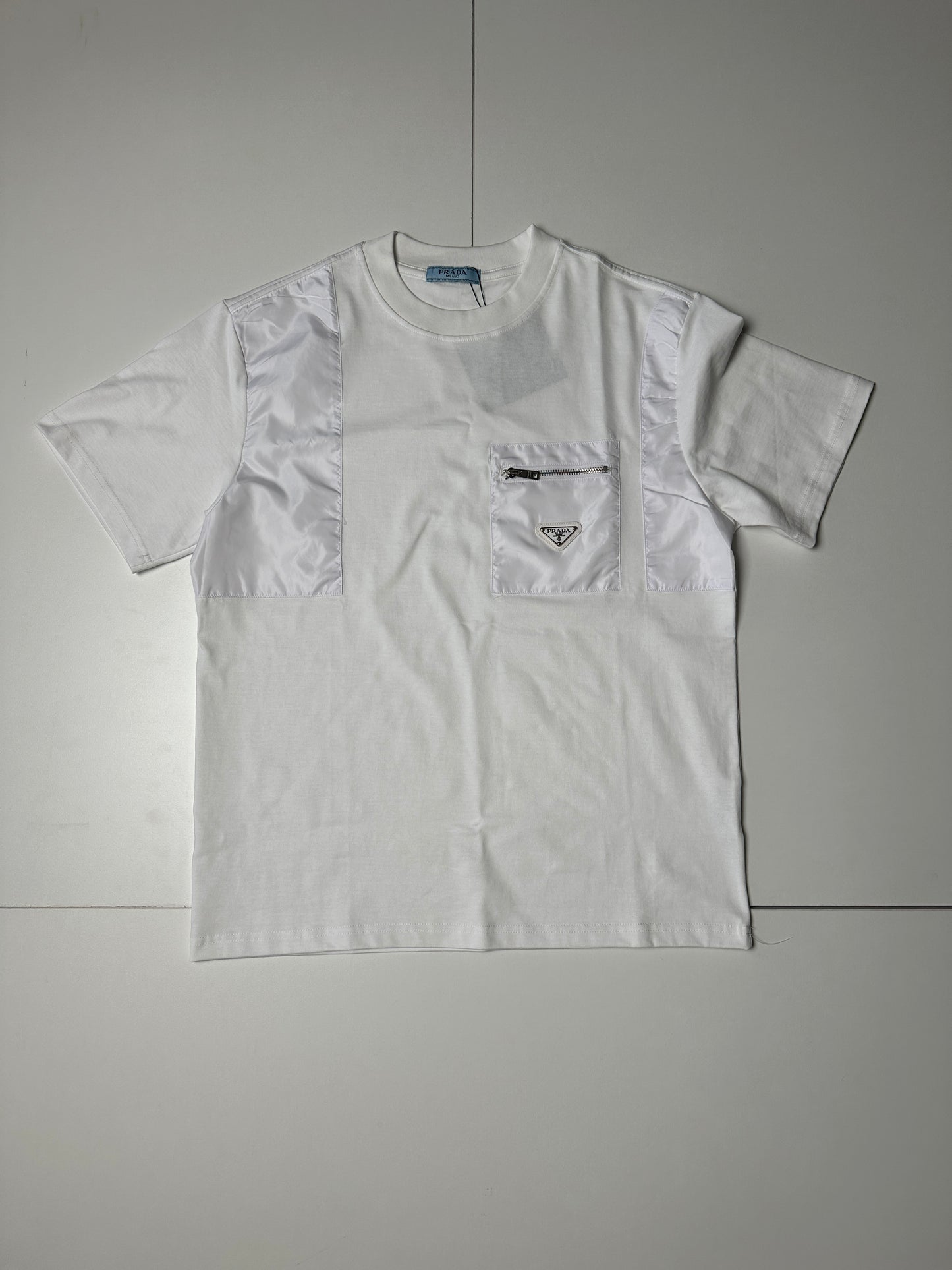 CAMISETA PRADA OVERSIZE 🔥 UNIDADES LIMITADAS ‼️ ALTA CALIDAD G5 🔝 MODELO 2026 ✅
