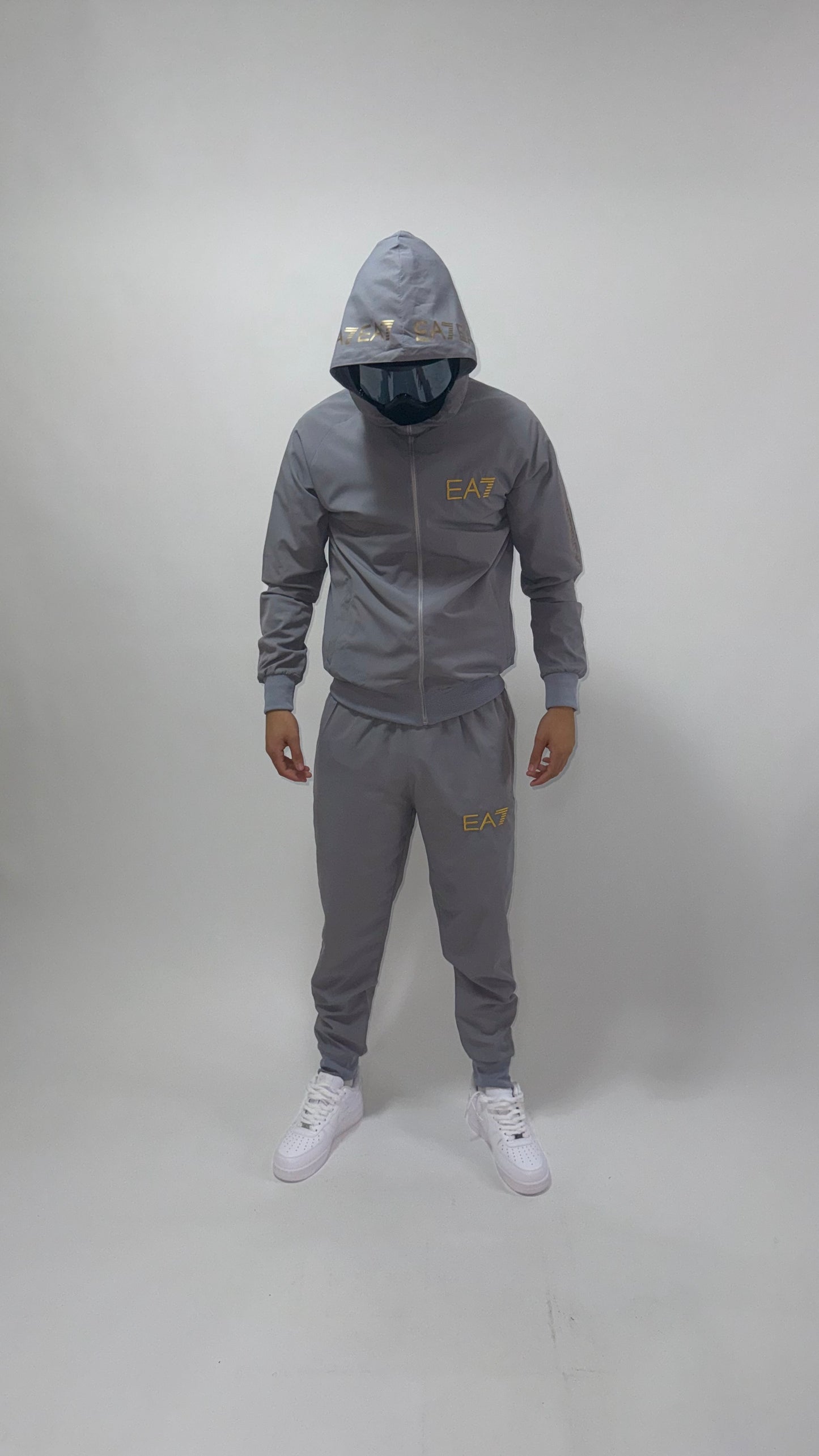 CHANDAL EMPORIO ARMANI EA7 GREY/GOLD 2025 🔥