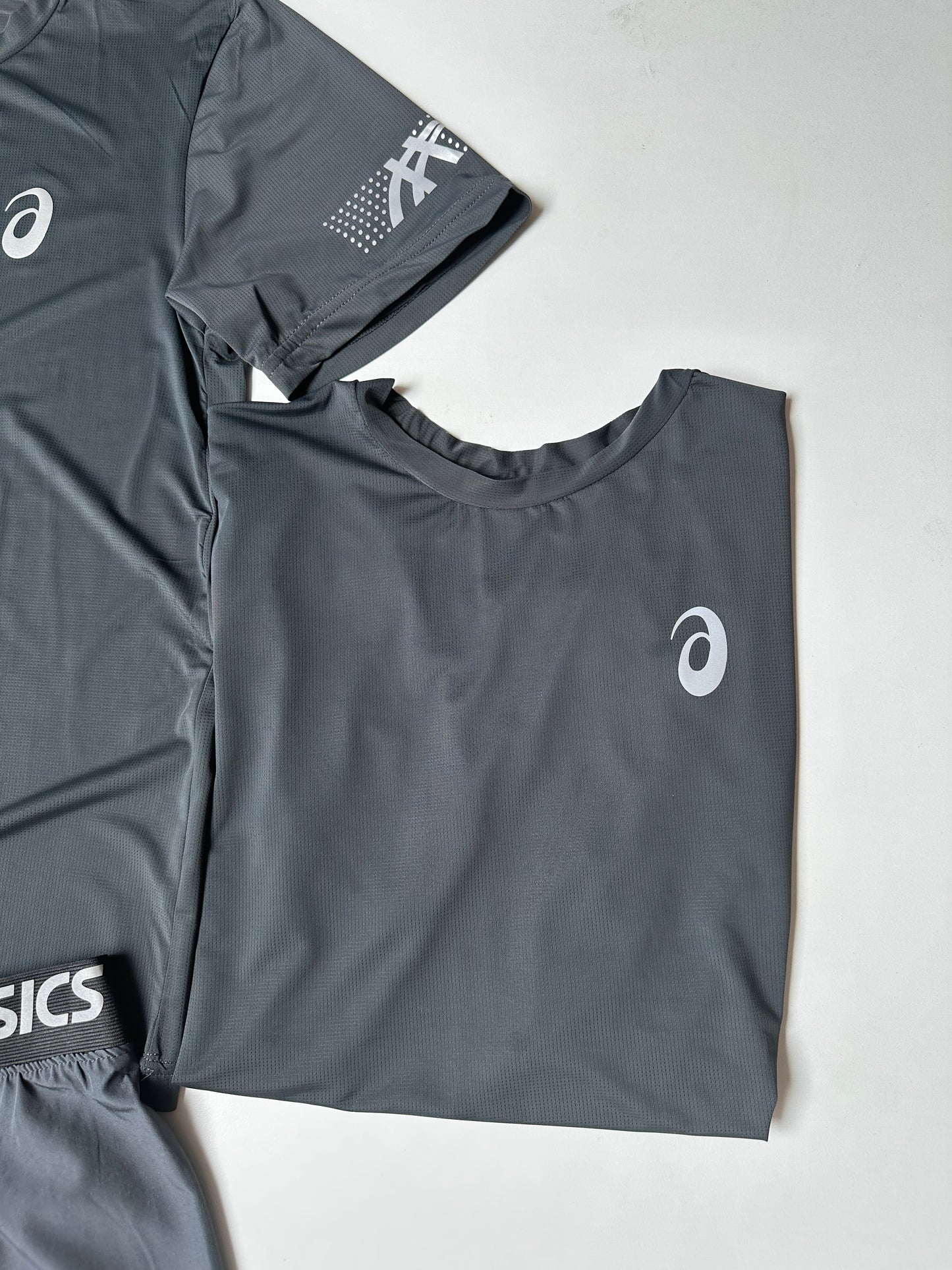 CONJUNTO VERANO ASICS BLACK🔥ALTA CALIDAD G5 ✅ UNIDADES LIMITADAS ‼️