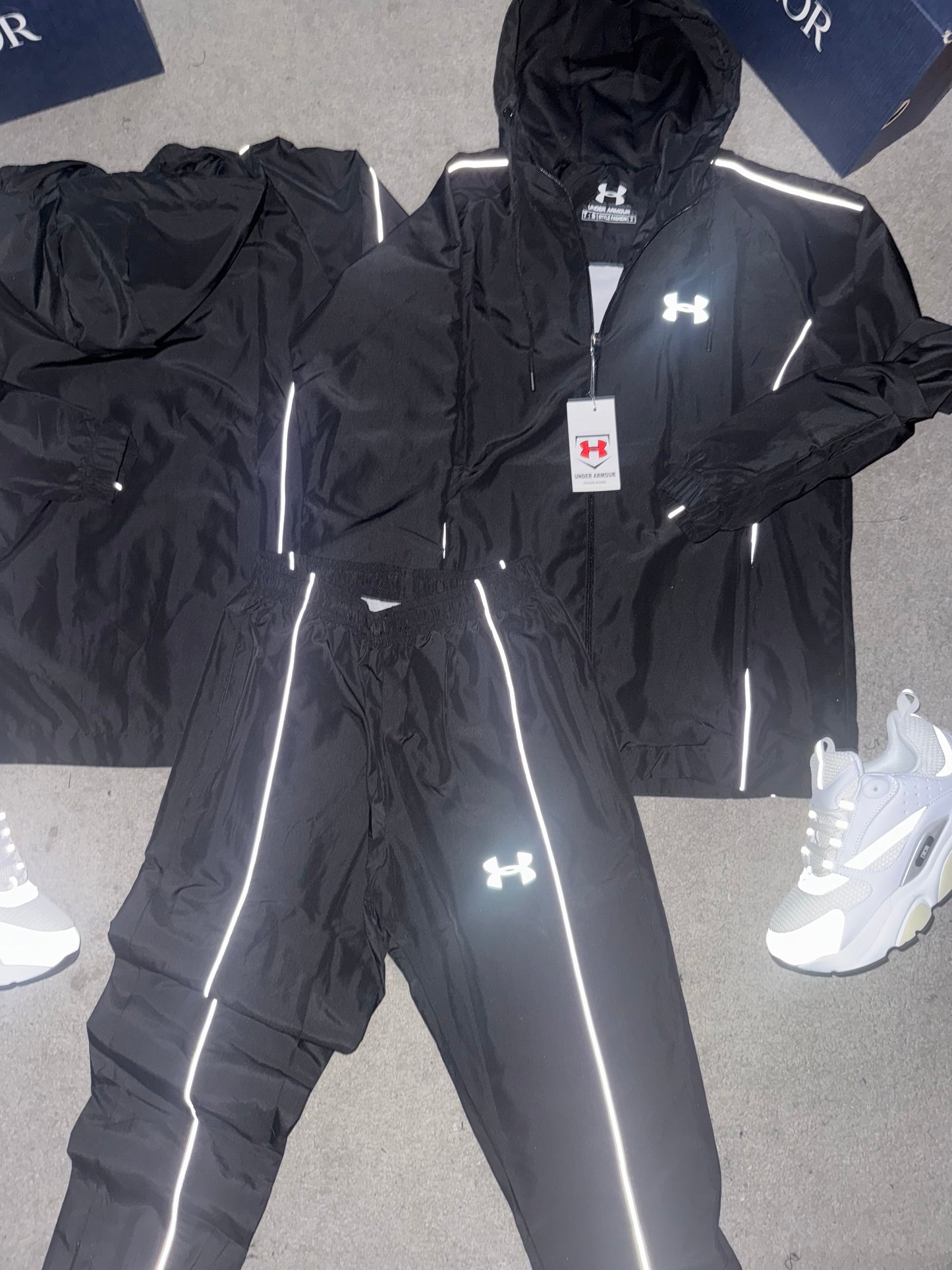 SUPER PACK BRILLANTE ⚡️🔥 CHANDAL UNDER ARMOUR + DIOR B22 ✅ UNIDADES LIMITADAS ‼️ BRILLA CON EL FLASH ⚡️📸