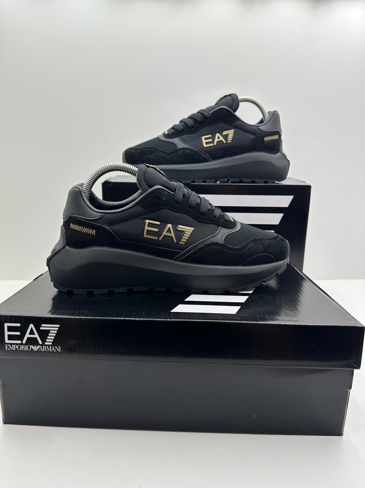 Zapatilla EA7 Black & Gold