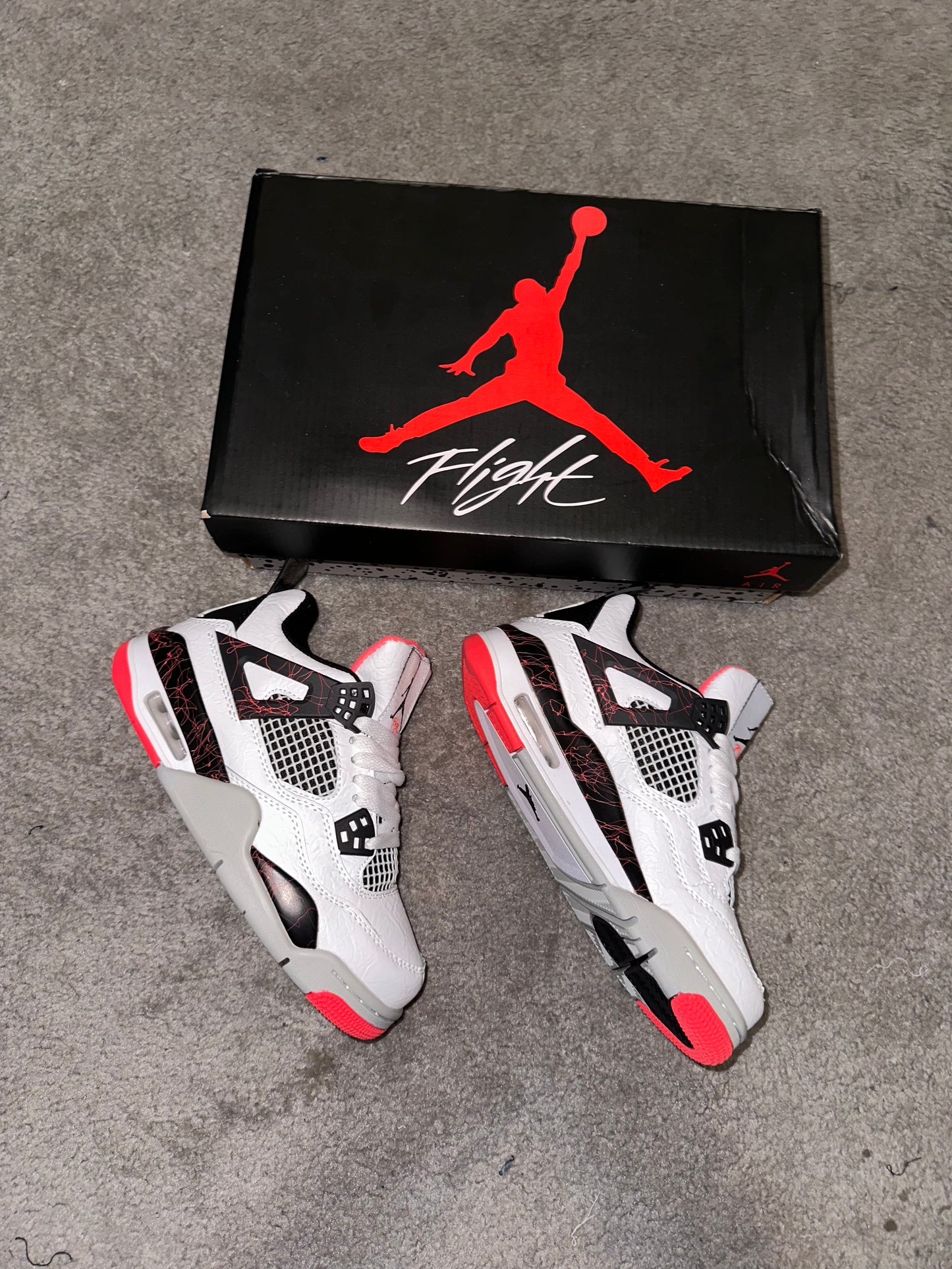 AIR Jordan Retro 4 🔥