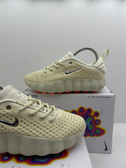 Nike Mind Beige