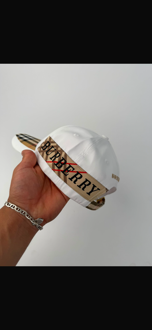🔥 GORRA BURBERRY EKD WHITE ✅ CALIDAD PREMIUM ‼️ UNIDADES LIMITADAS