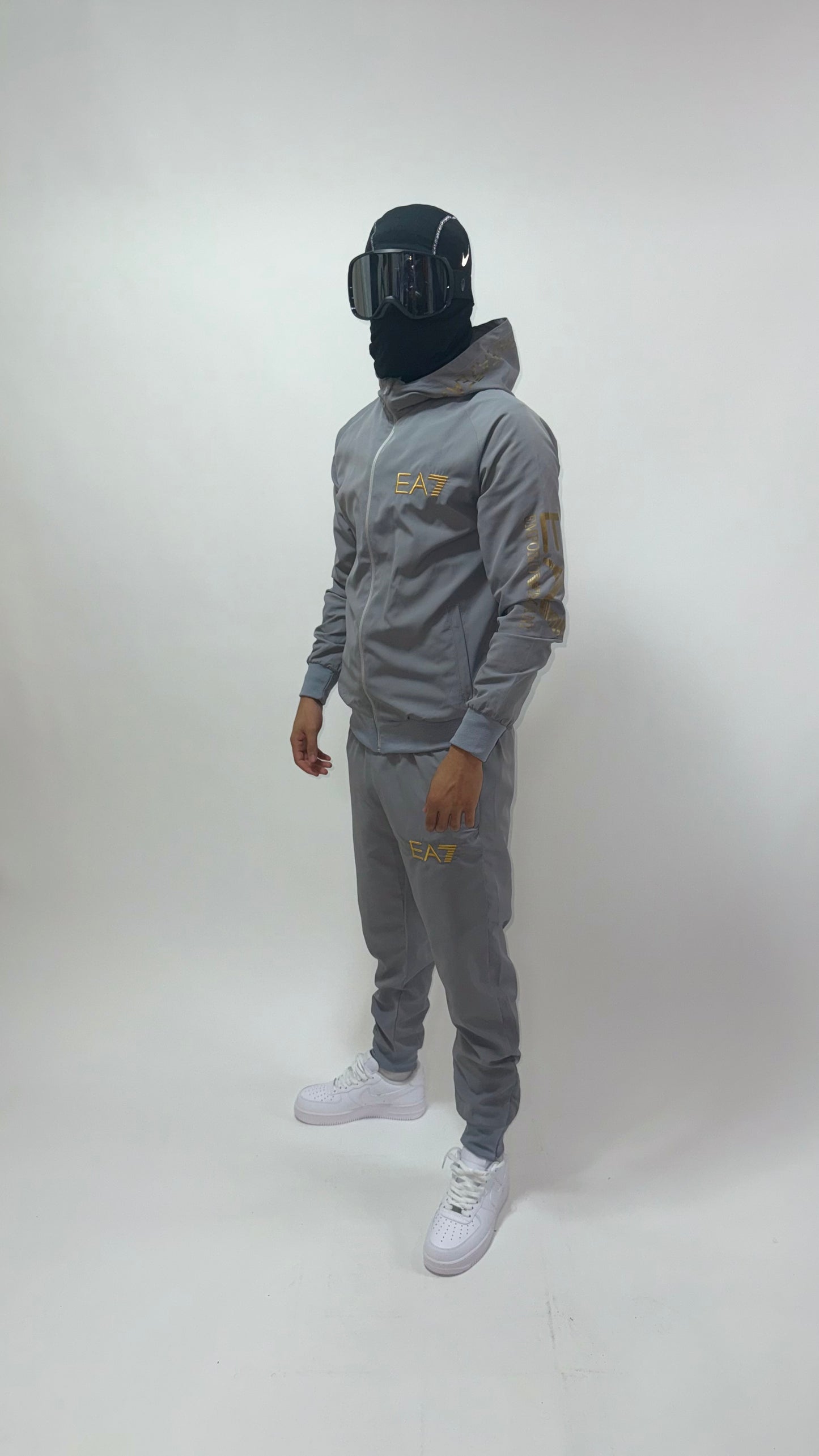 CHANDAL EMPORIO ARMANI EA7 GREY/GOLD 2025 🔥