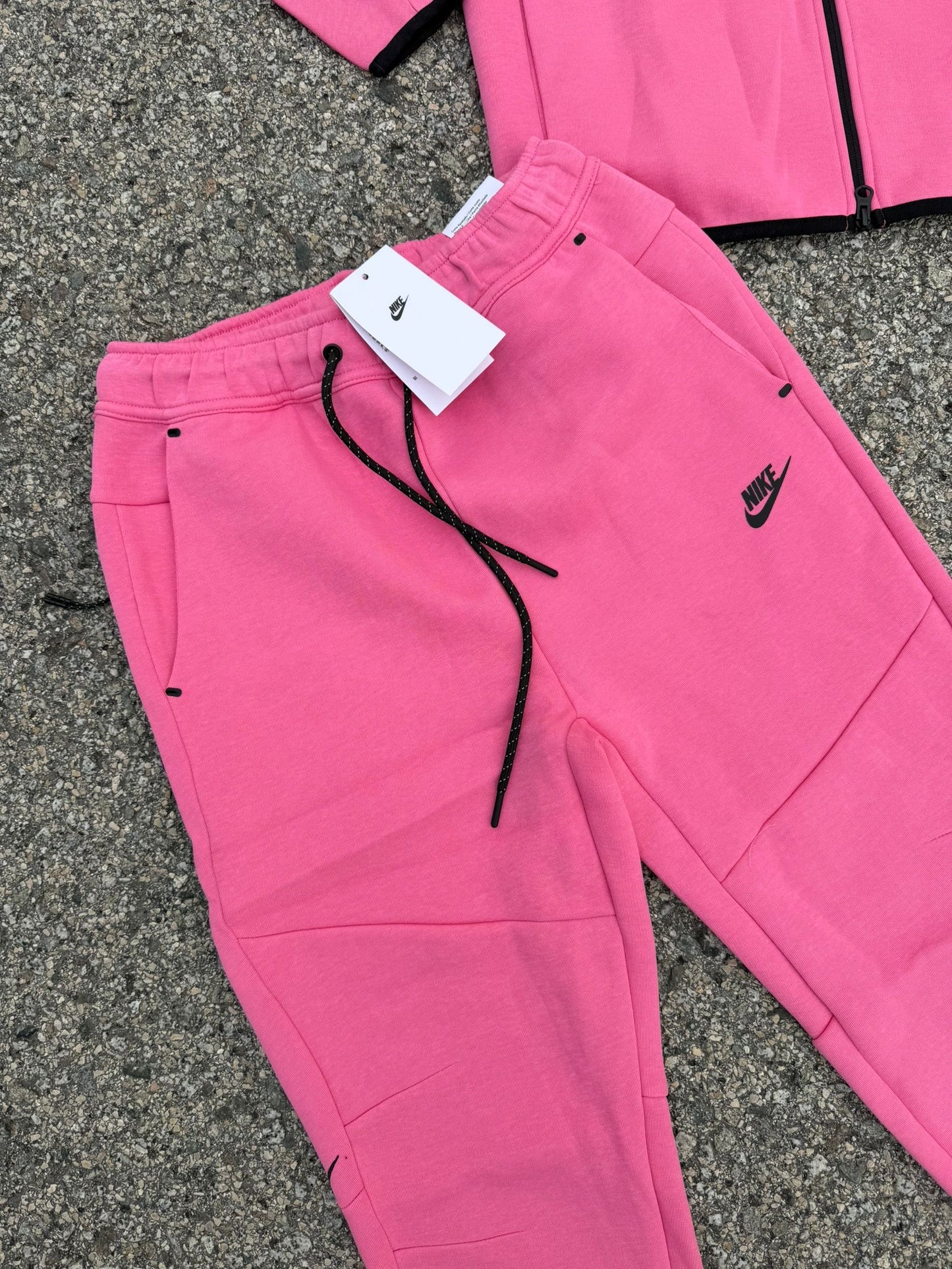 NIKE TECH 2026 PINK 🔥 UNIDADES LIMITADAS ‼️ CALIDAD G5 😍 LA MEJOR DEL MERCADO ✅ IDÉNTICO AL ORIGINAL 🥵 UNIDADES LIMITADAS 🔥