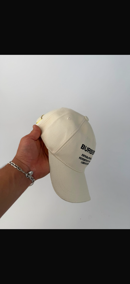 🔥 GORRA BURBERRY HORSEFERRY BEIGE ✅ CALIDAD PREMIUM ‼️ UNIDADES LIMITADAS