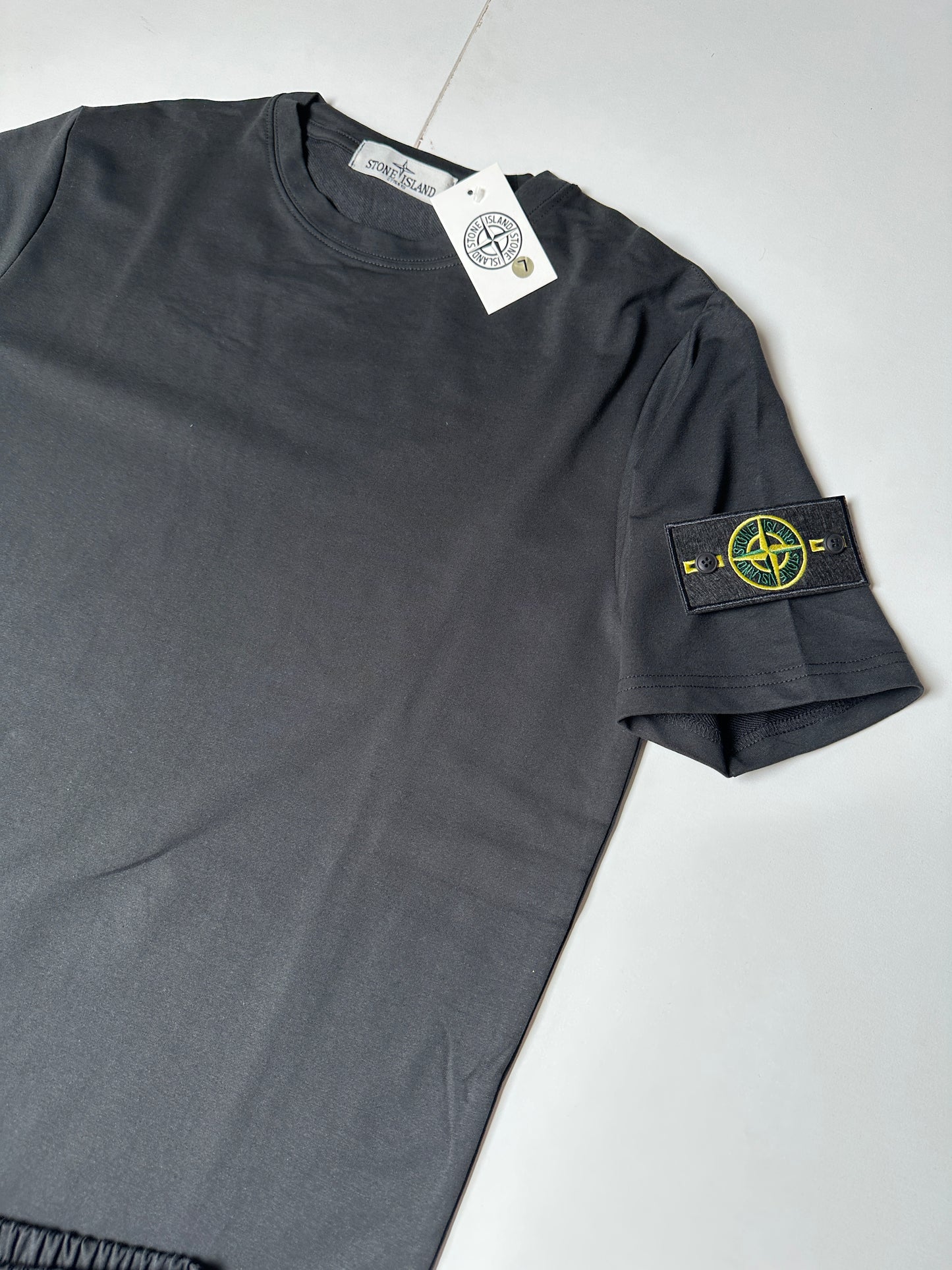 SÚPER PACK CONJUNTO STONE ISLAND + AIR FORCE 1