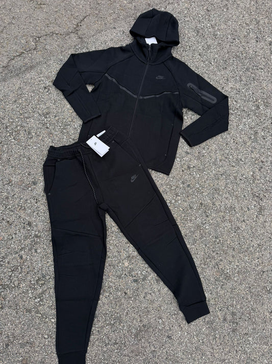 NIKE TECH 2026 ALL BLACK 🔥 UNIDADES LIMITADAS ‼️ CALIDAD G5 😍 LA MEJOR DEL MERCADO ✅ IDÉNTICO AL ORIGINAL 🥵 UNIDADES LIMITADAS 🔥