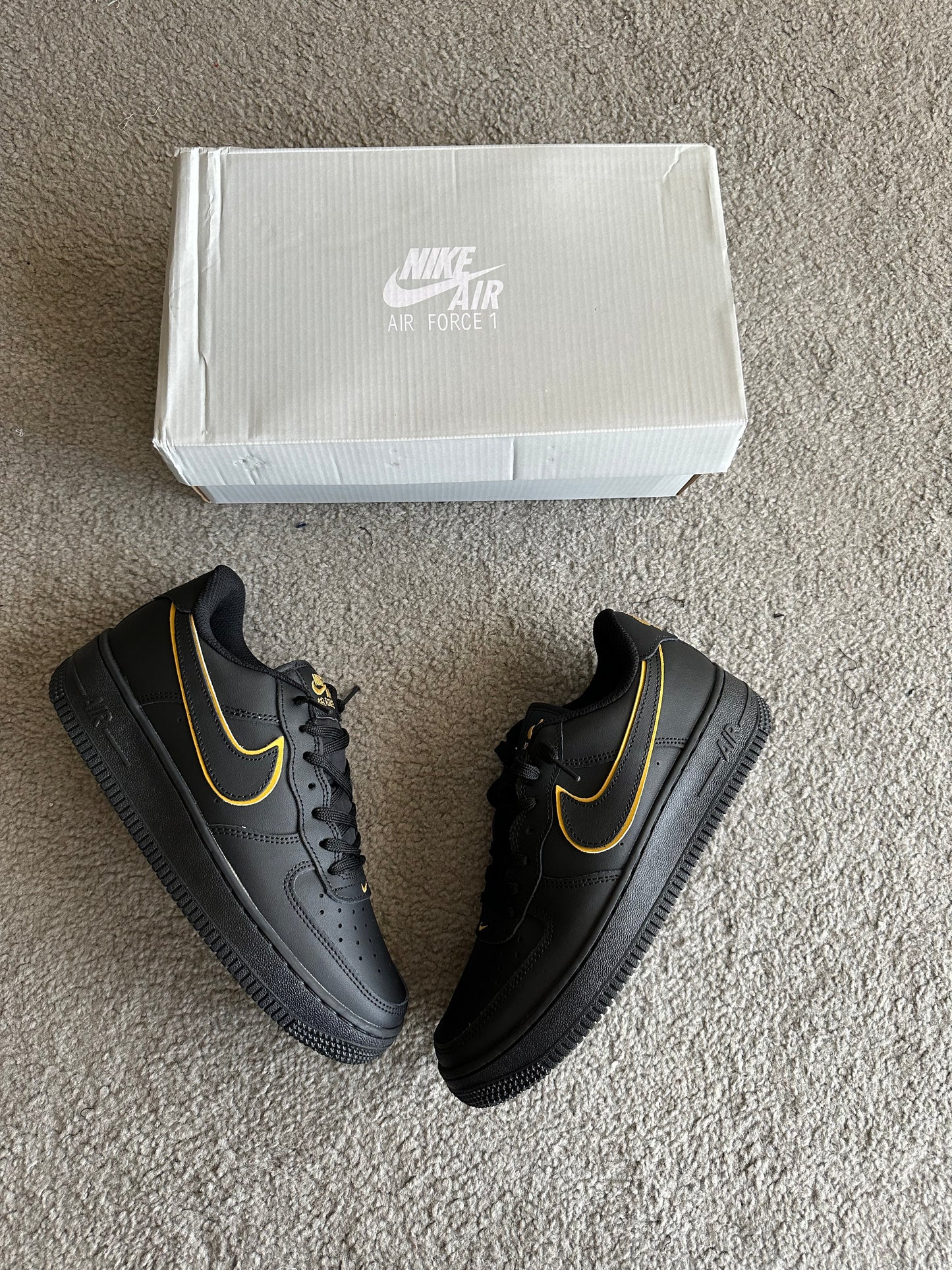 NIKE AIR FORCE 1  BLACK/GOLD 🔥