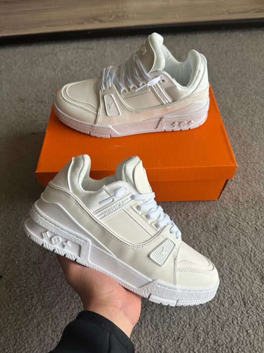 LOUIS VUITTON TRAINER ALL WHITE