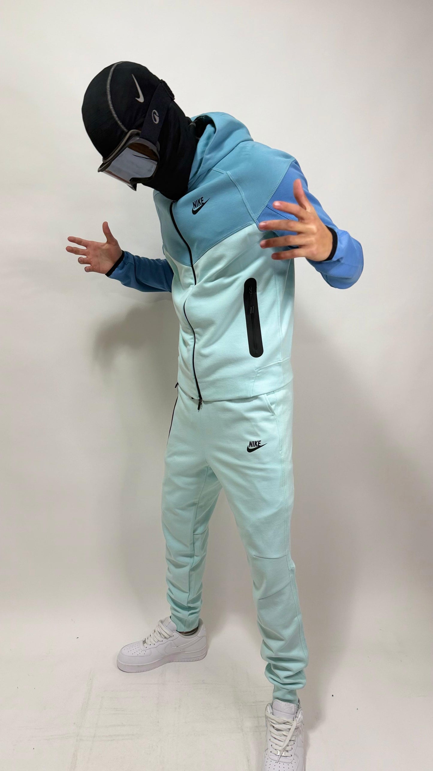 NIKE TECH 2026 CENTRAL CEE 🔥  ALTA CALIDAD 1.1 ￼✅ UNIDADES LIMITADAS ‼️