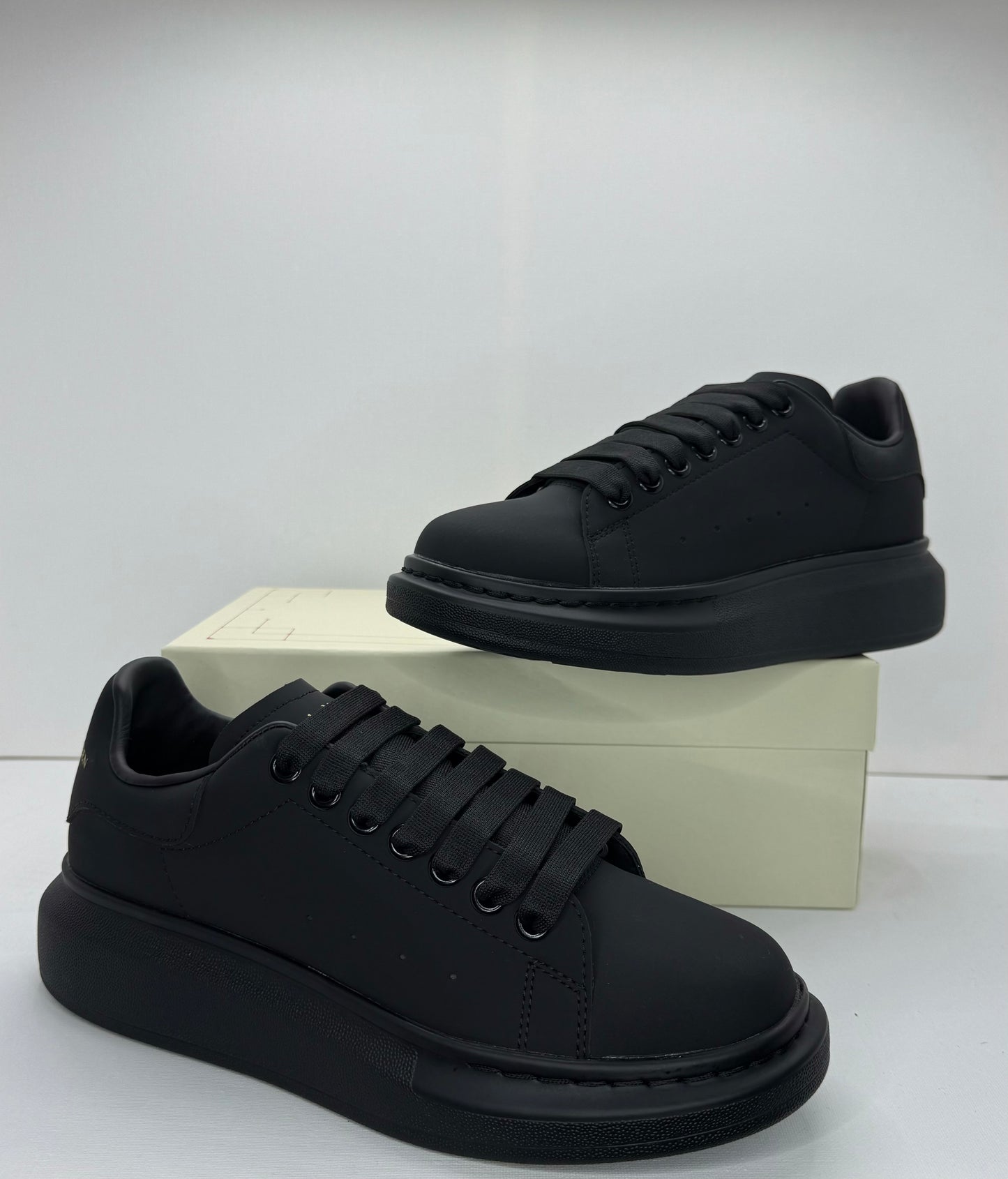 ALEXANDER MCQUEEN ALL BLACK 🖤