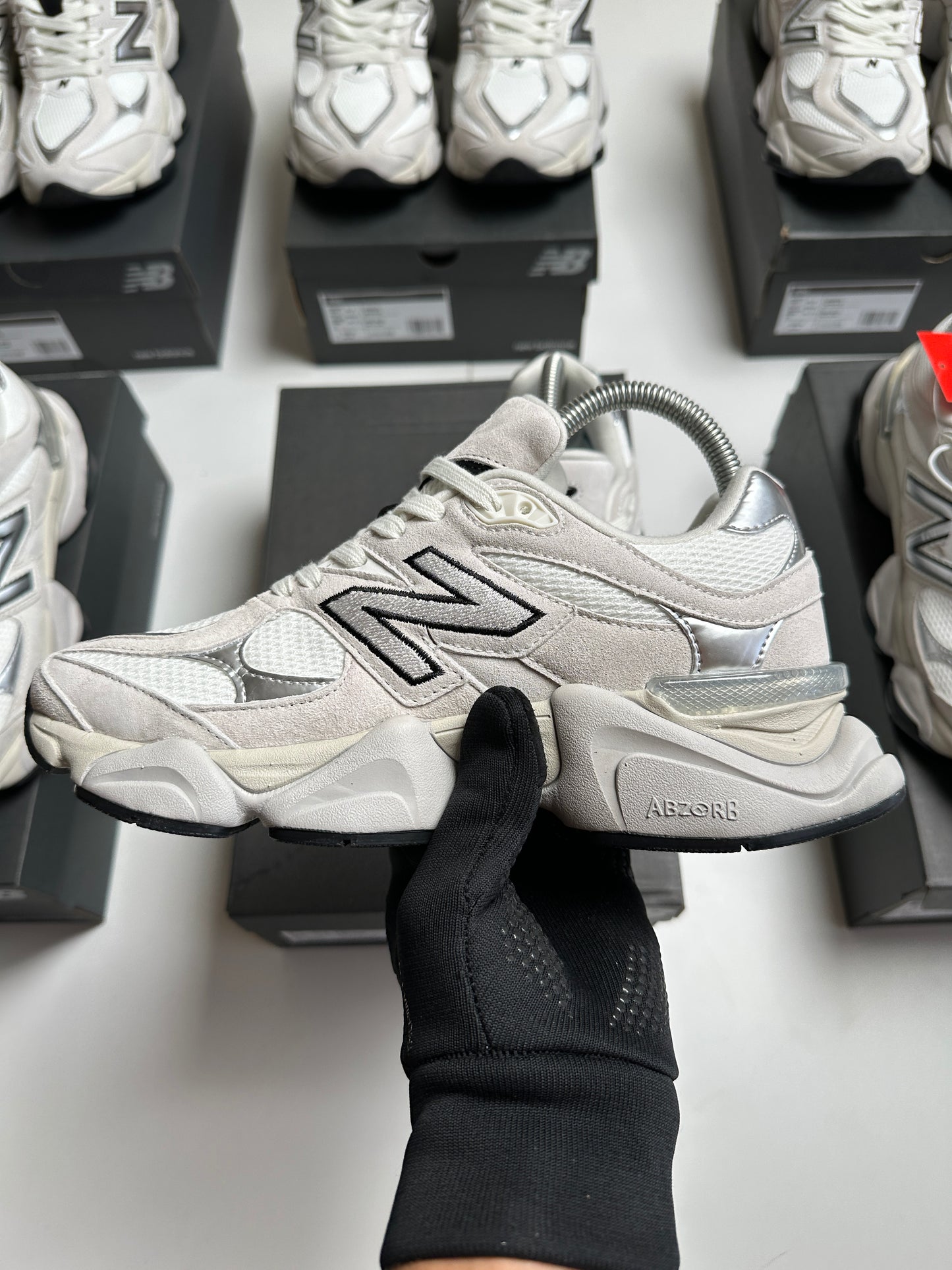 NEW BALANCE 9060