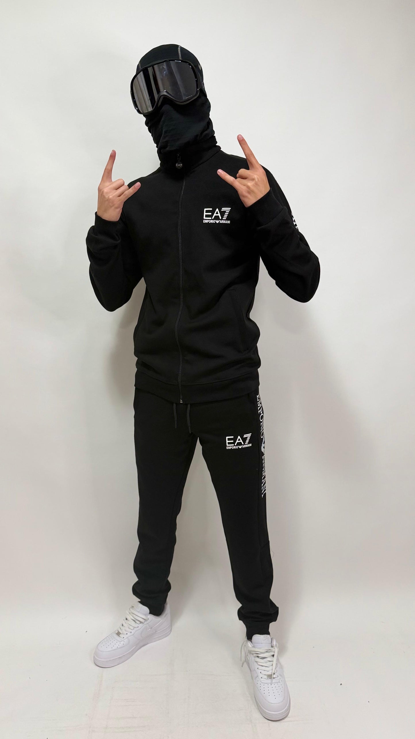 CHANDAL EMPORIO ARMANI EA7 🔥 ALTA CALIDAD 1.1 ✅ ALGODÓN 100% 😍 UNIDADES LIMITADAS ‼️