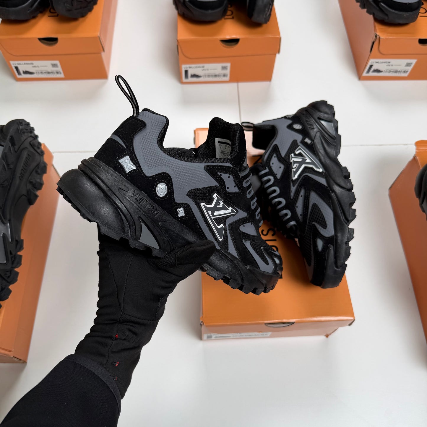LOUIS VUITTON TATIC ⚫️