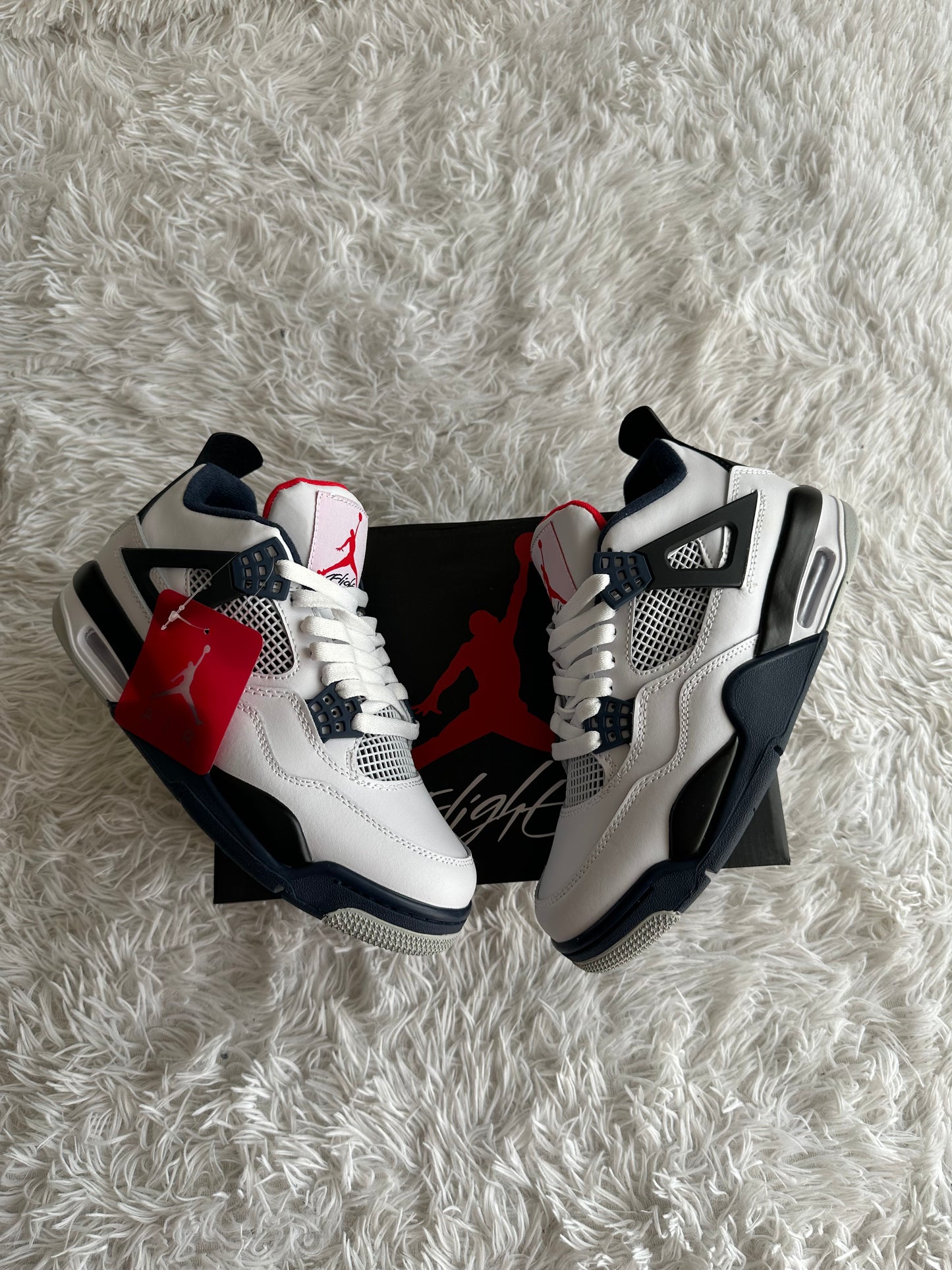 Air Jordan Retro 4 Cinza/Branco