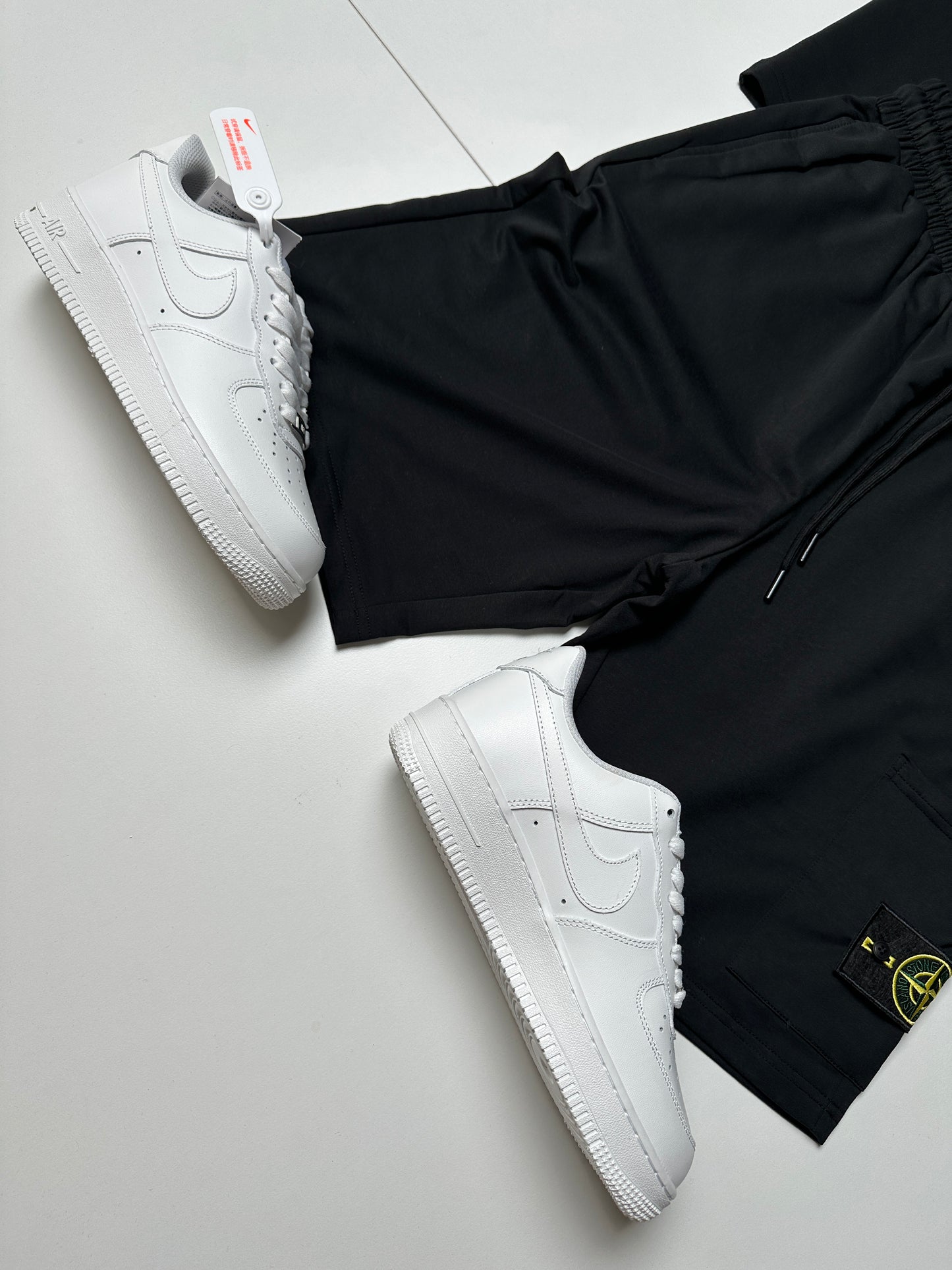 SÚPER PACK CONJUNTO STONE ISLAND + AIR FORCE 1