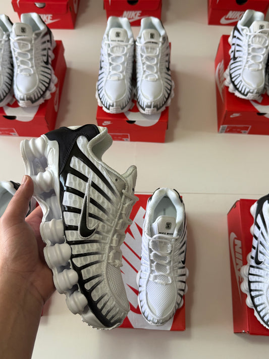 NIKE SHOX TL 2026 🔥ALTA CALIDAD G5 ✅ UNIDADES LIMITADAS ‼️ ⚪️ ⚫️