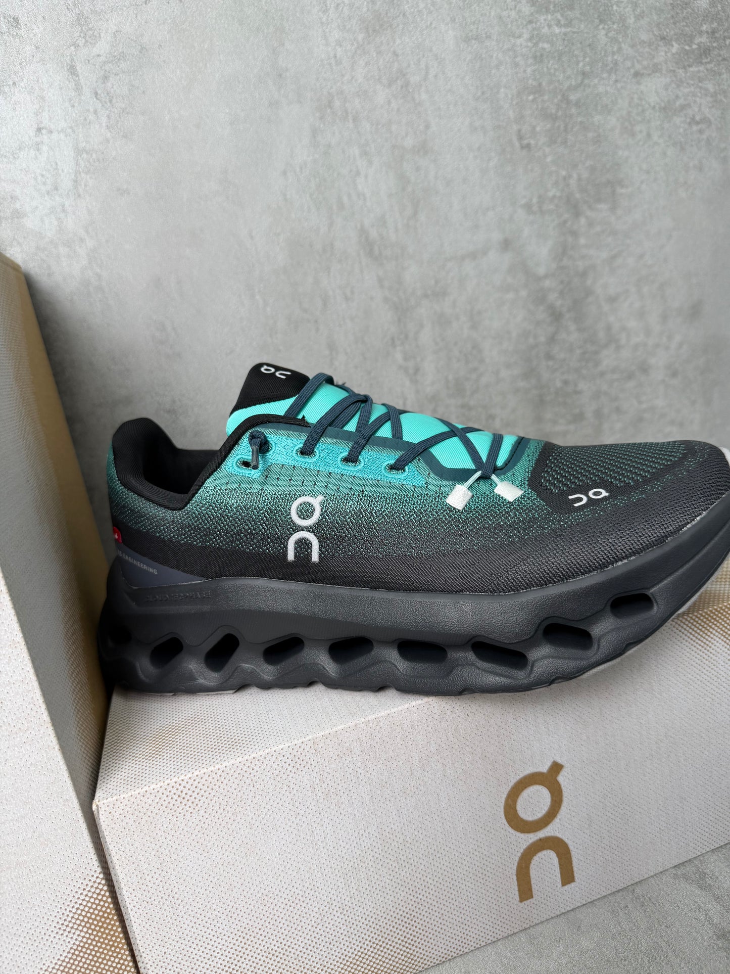 ON Cloudtilt Black | Light Green