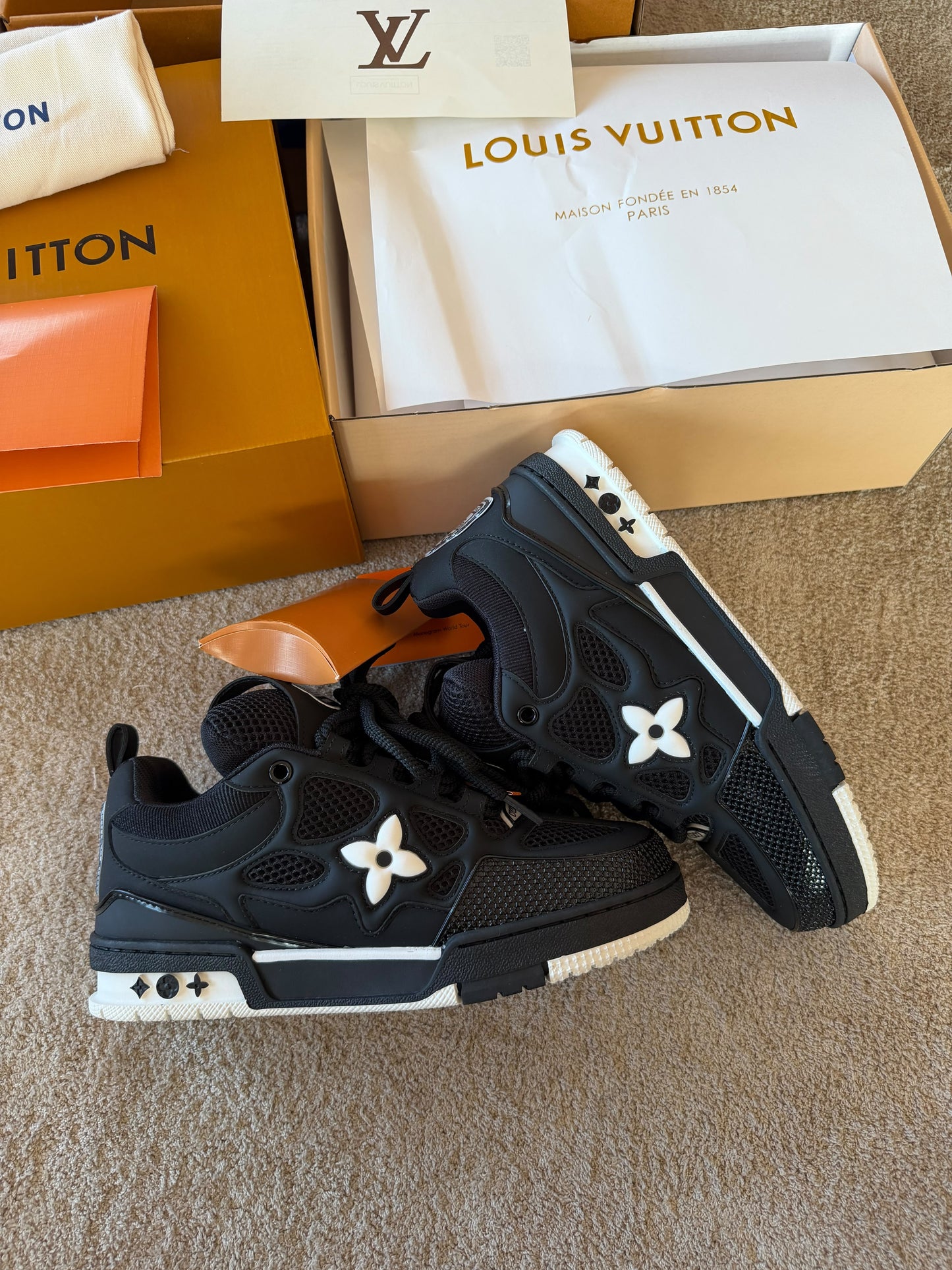 LOUIS VUITTON SKATE 🔥 MODELO NUEVO 🆕 HIGH COPY IDÉNTICO AL ORIGINAL ✅ LA MEJOR CALIDAD QUE HEMOS TRAÍDO ‼️ UNIDADES LIMITADAS 🥵