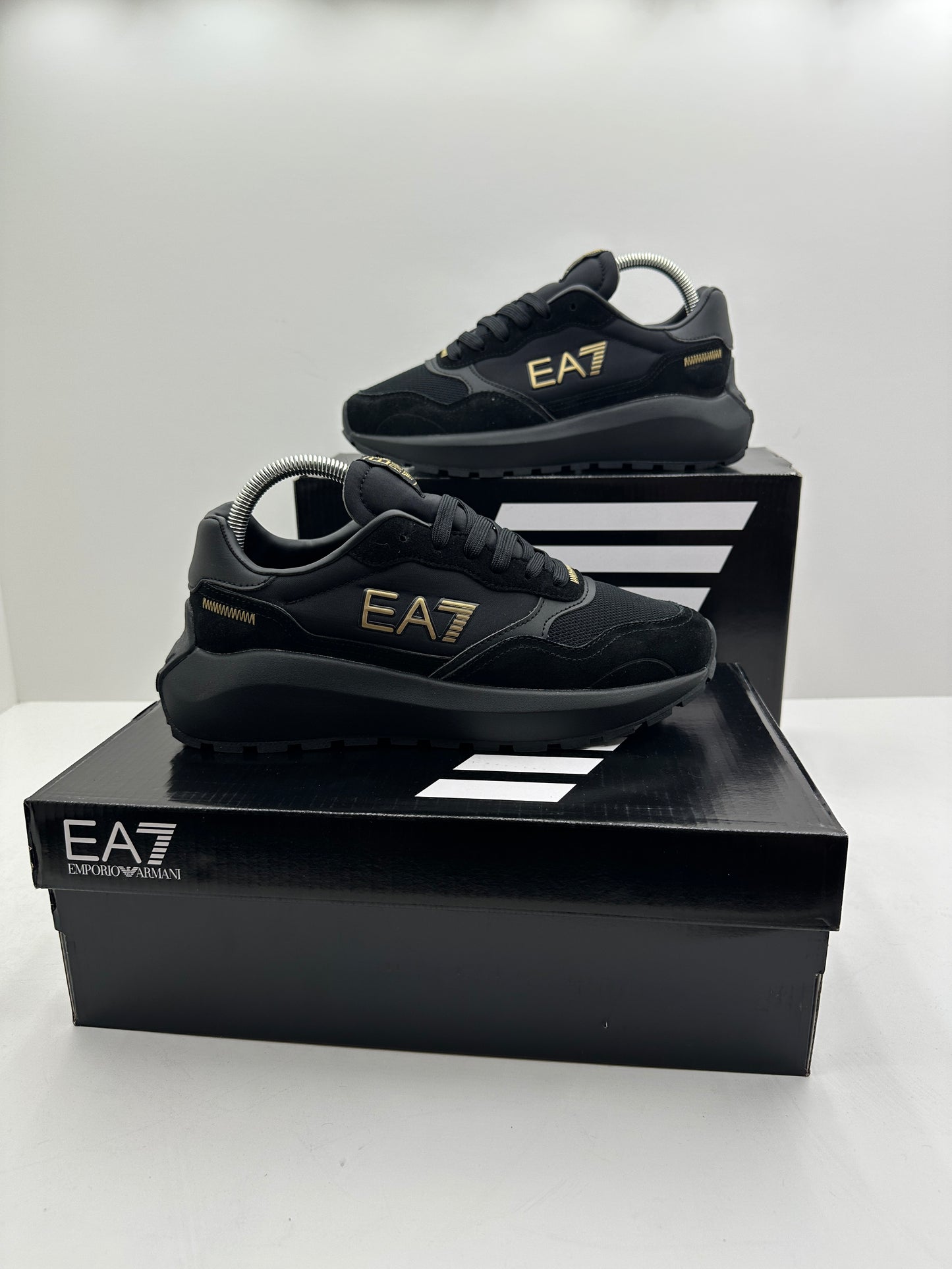 Zapatilla EA7 Black & Gold