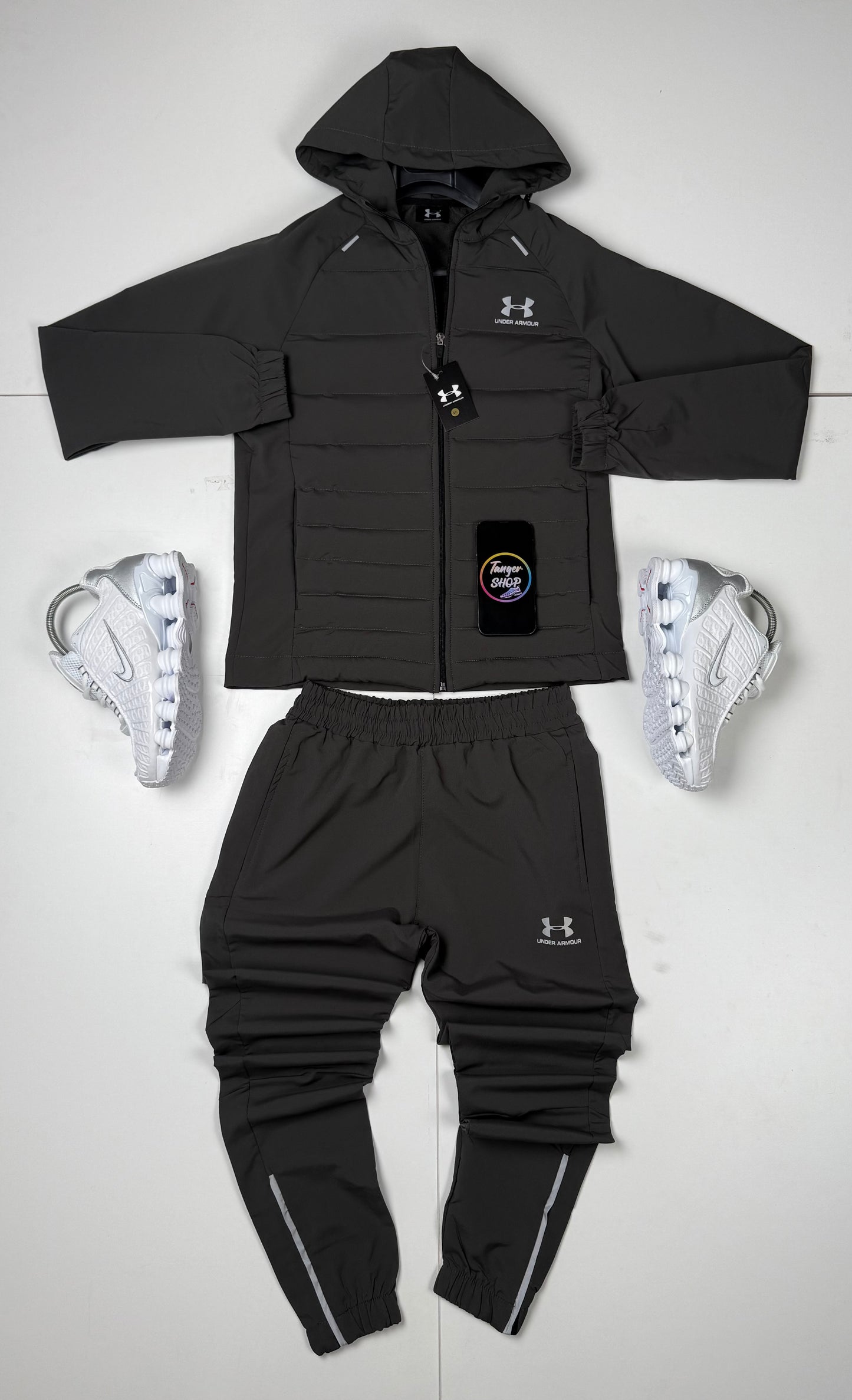 CHANDAL UNDER ARMOUR 2026 🔥 NUEVA COLECCIÓN 🆕 BRILLA CON EL FLASH 📸 UNIDADES LIMITADAS ‼️ CALIDAD G5 ✅ COLOR GRIS OSCURO 🩶